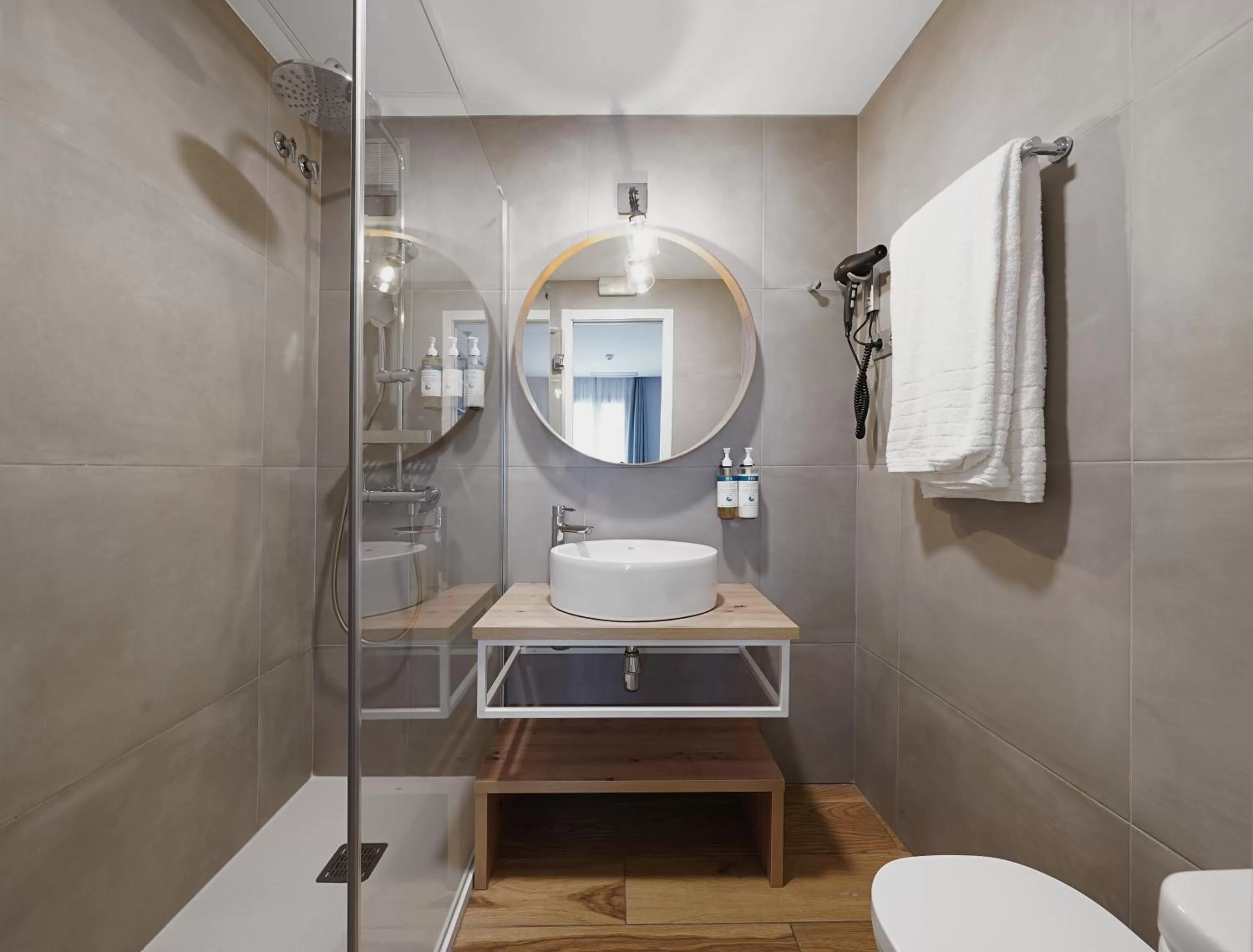 Bathroom in Numa Barcelona Brio