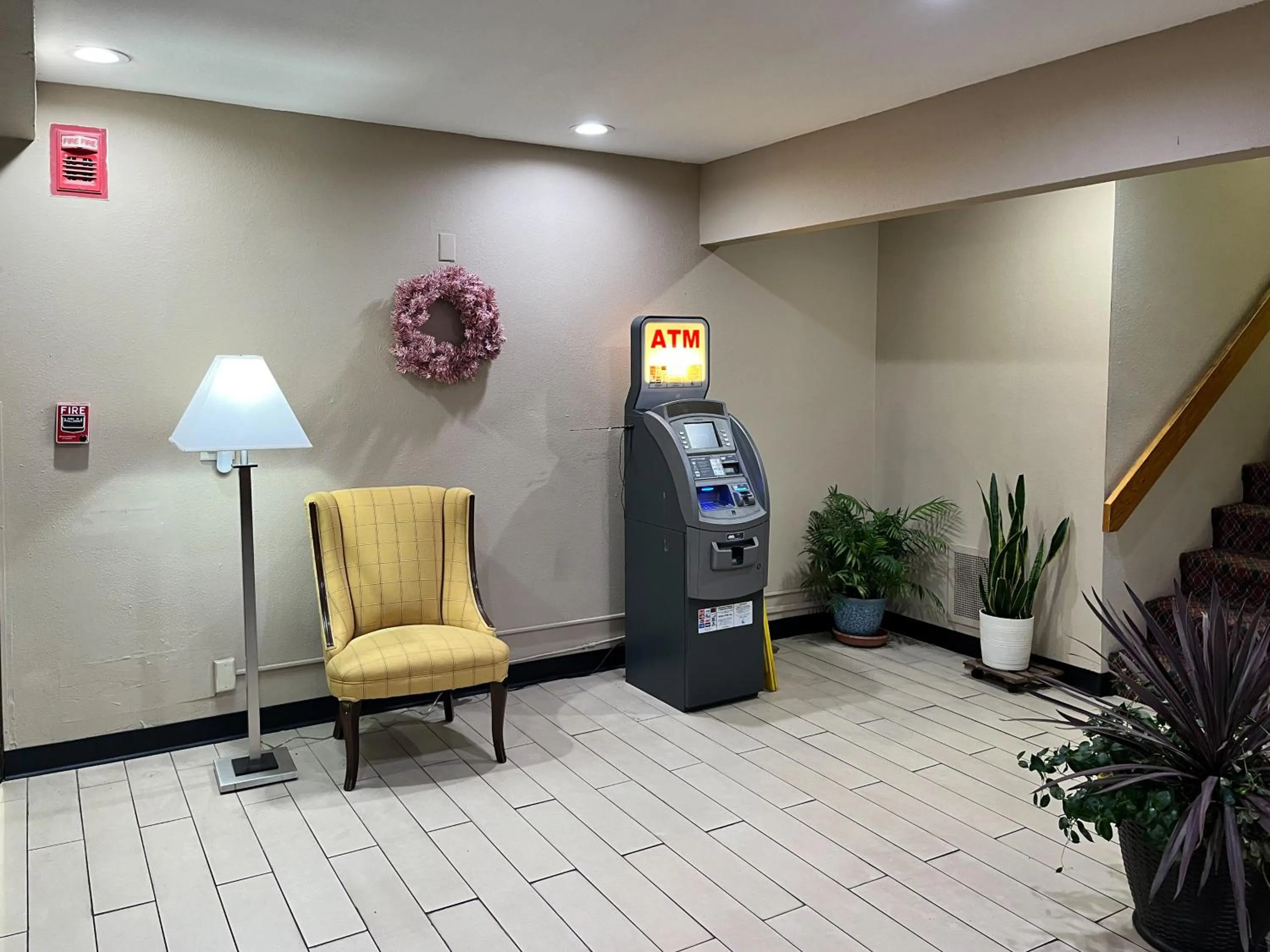 Lobby or reception in Super 8 by Wyndham Litchfield