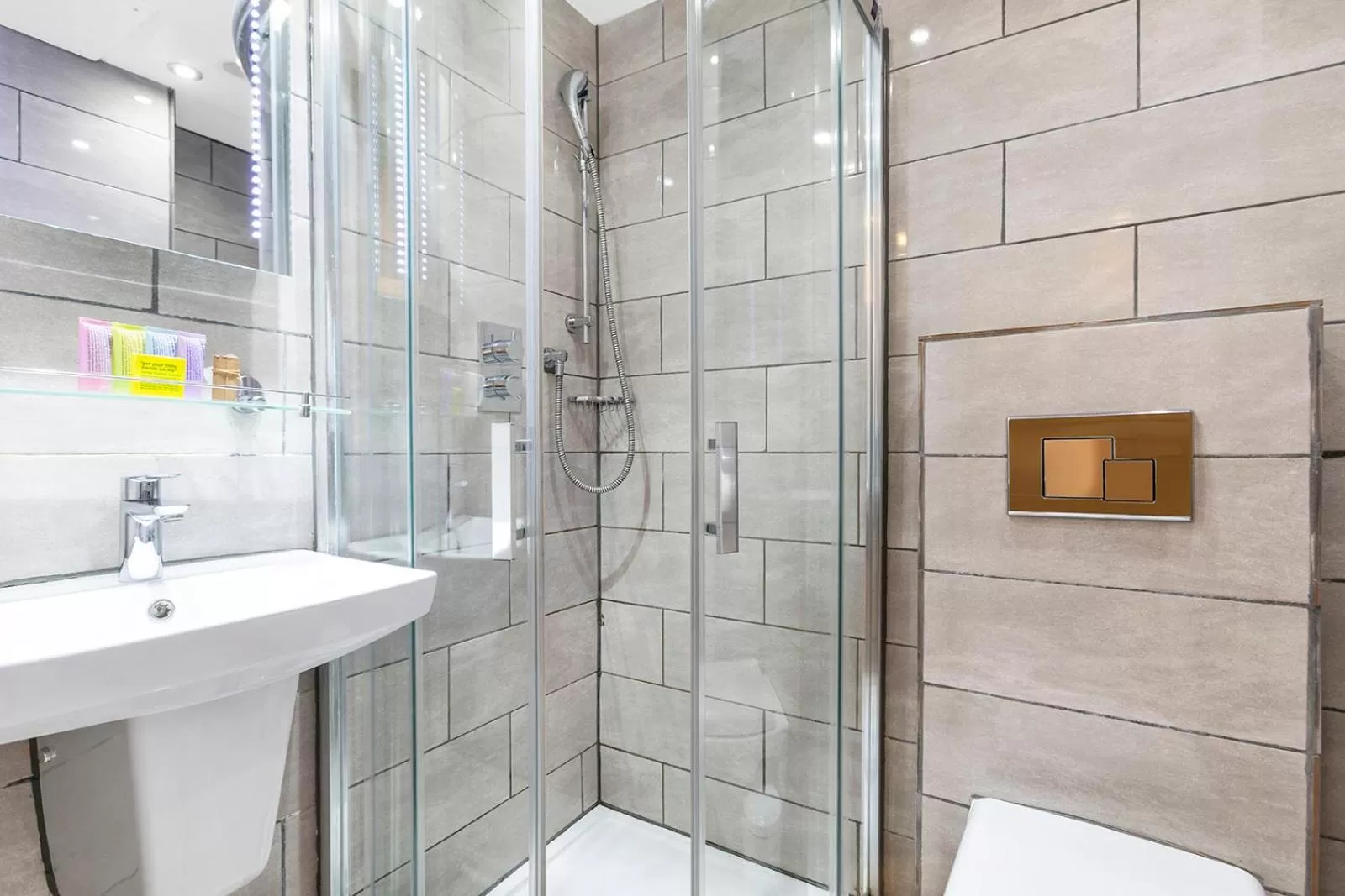 Bathroom in Hotel Shepherds Bush London