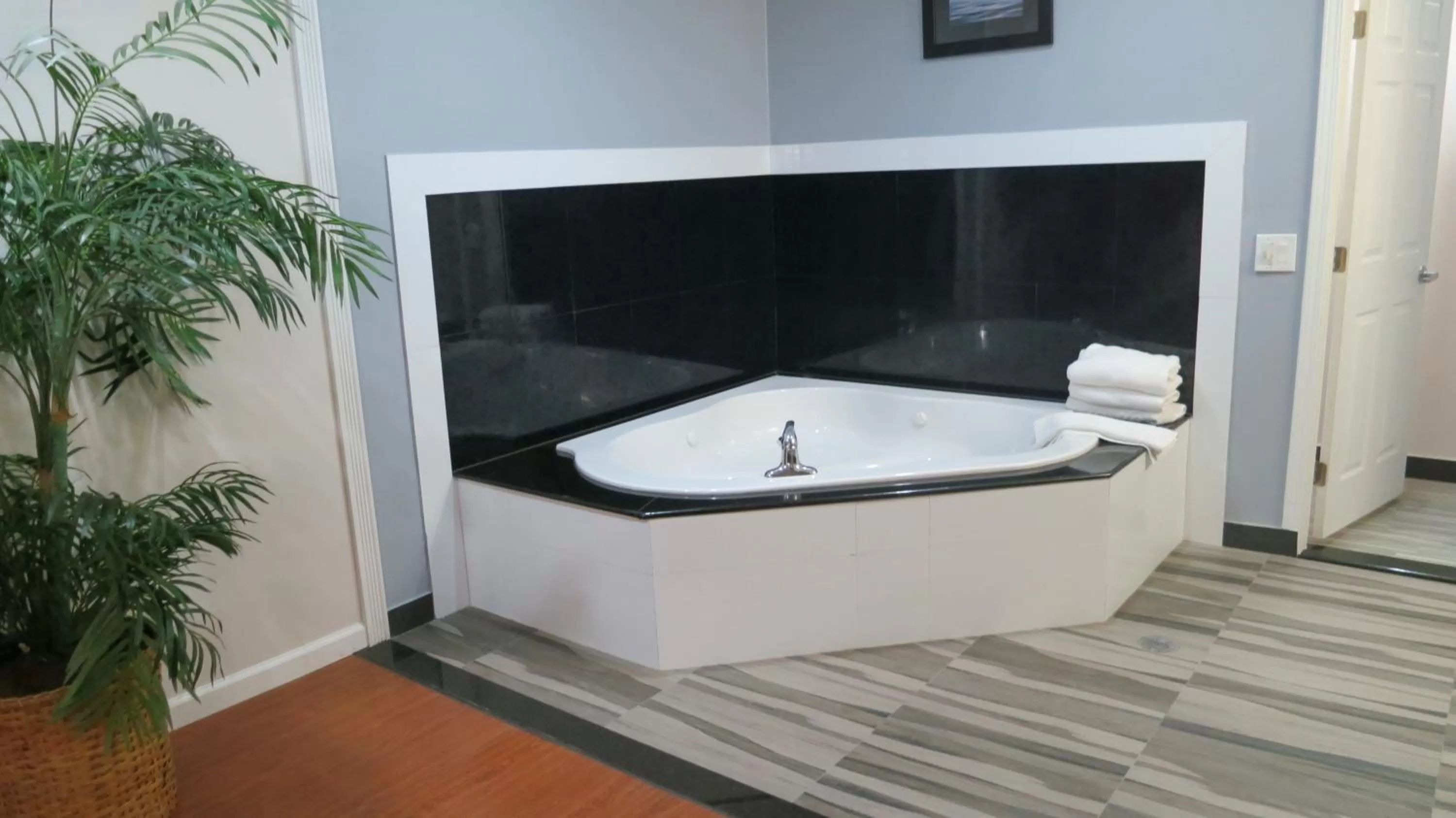 Decorative detail in Calimesa Inn