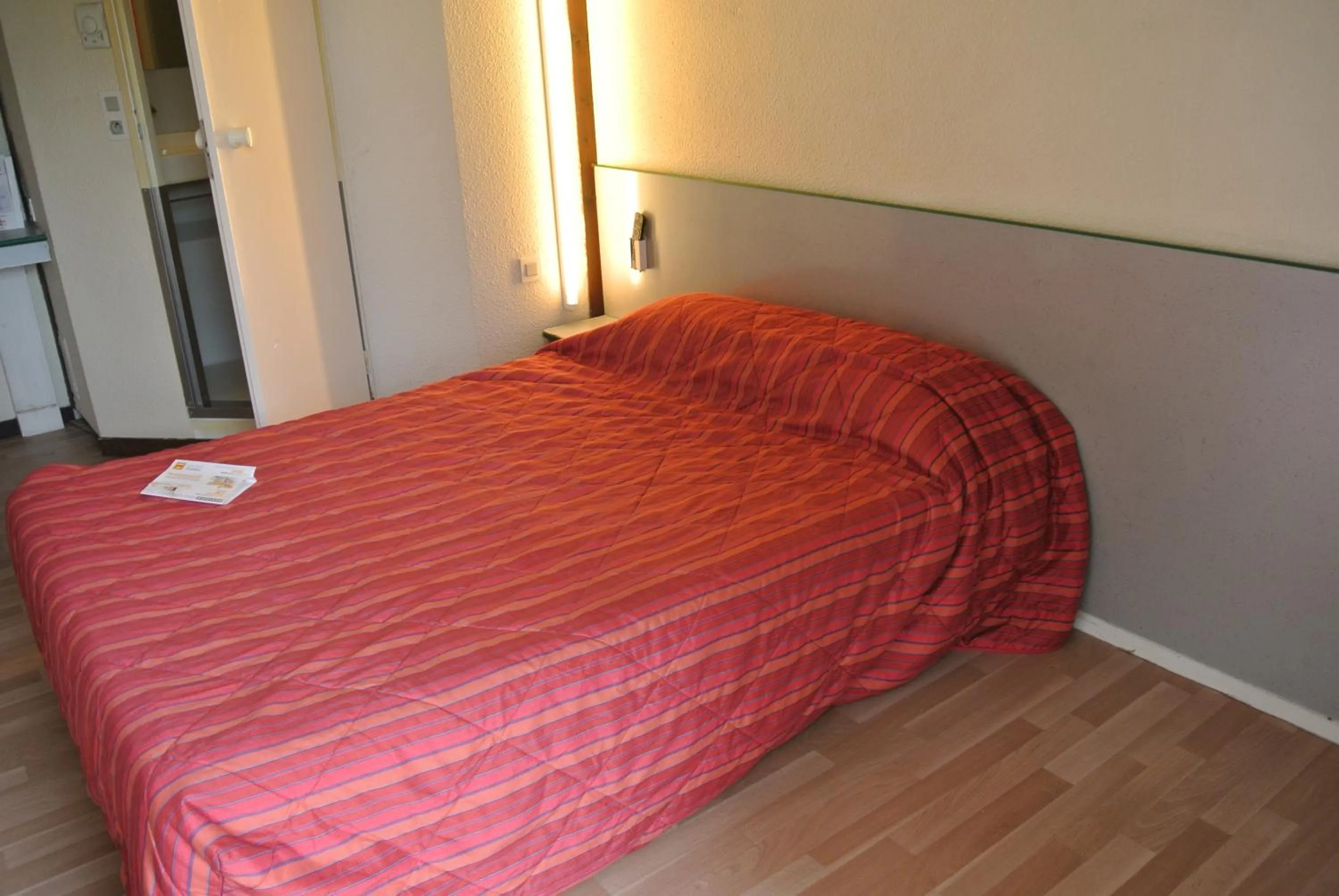 Bed in Premiere Classe Lyon Sud - Chasse Sur Rhône