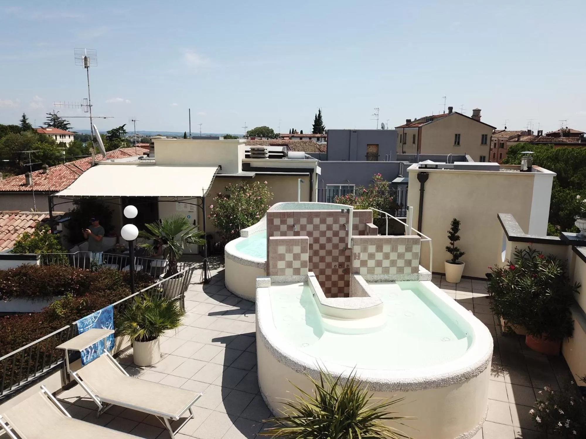 Swimming pool in Hotel Enrichetta