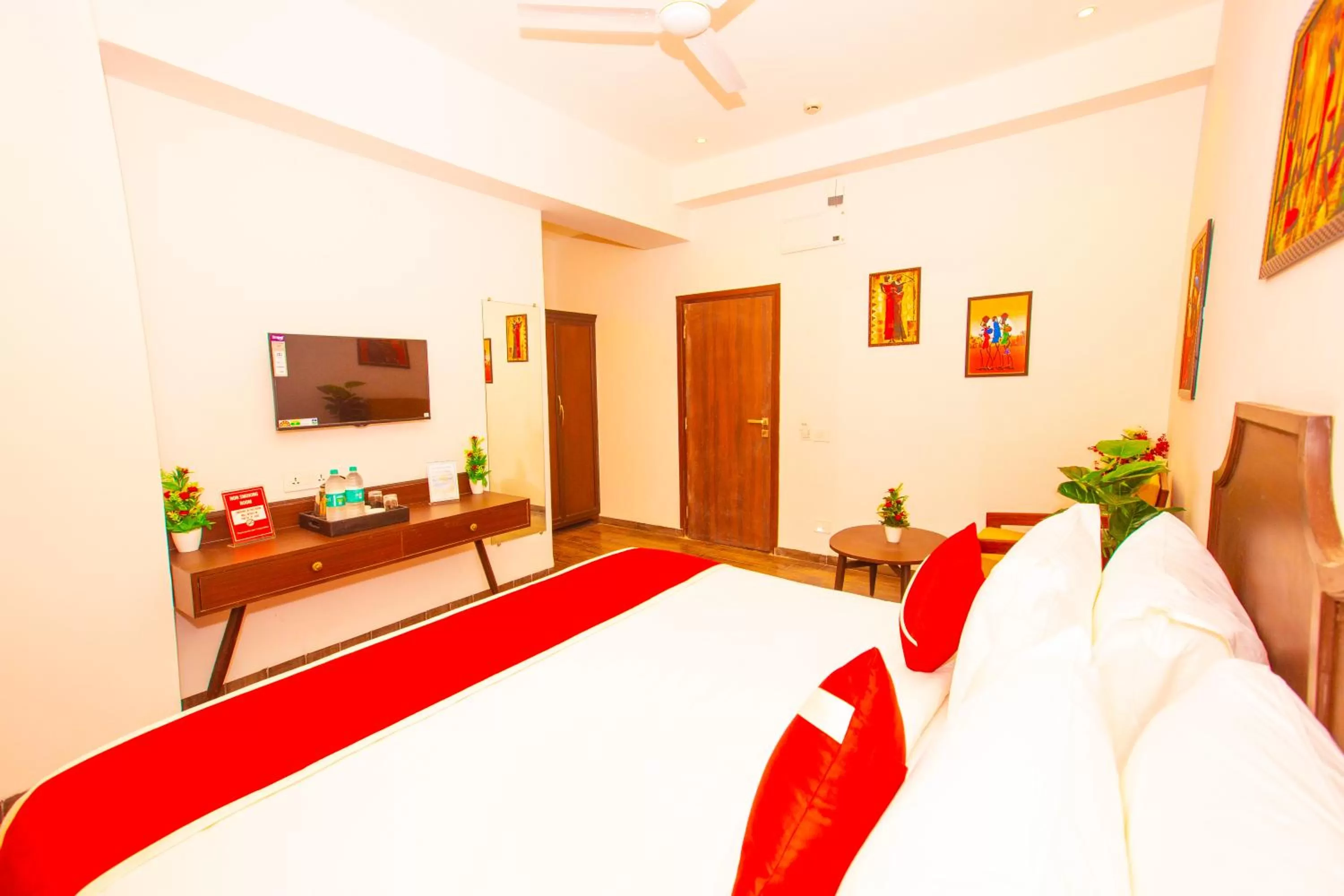 Photo of the whole room in Octave Parkland Suites