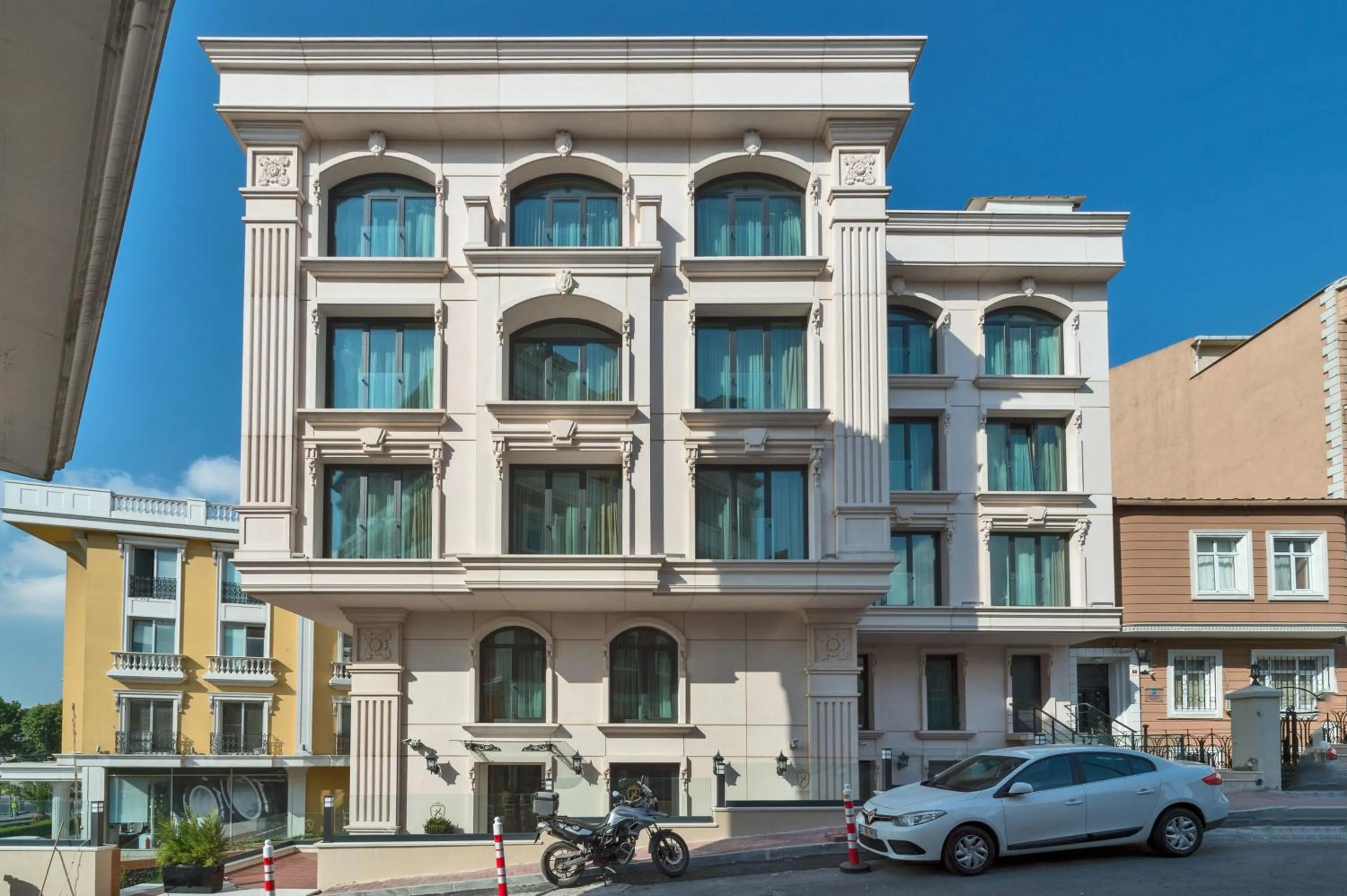 Facade/entrance in Hanna Hotel