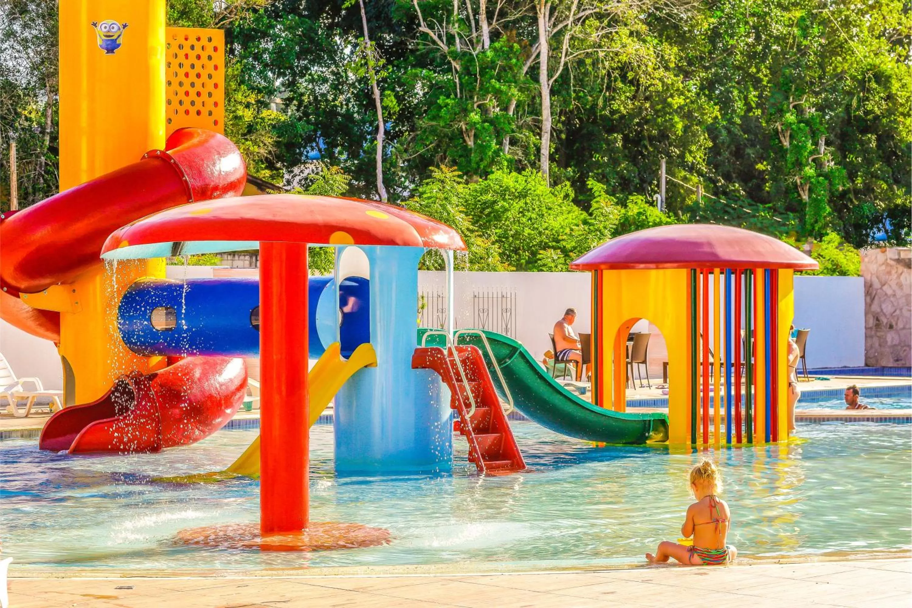 Children play ground in Portal Beach - Rede Soberano