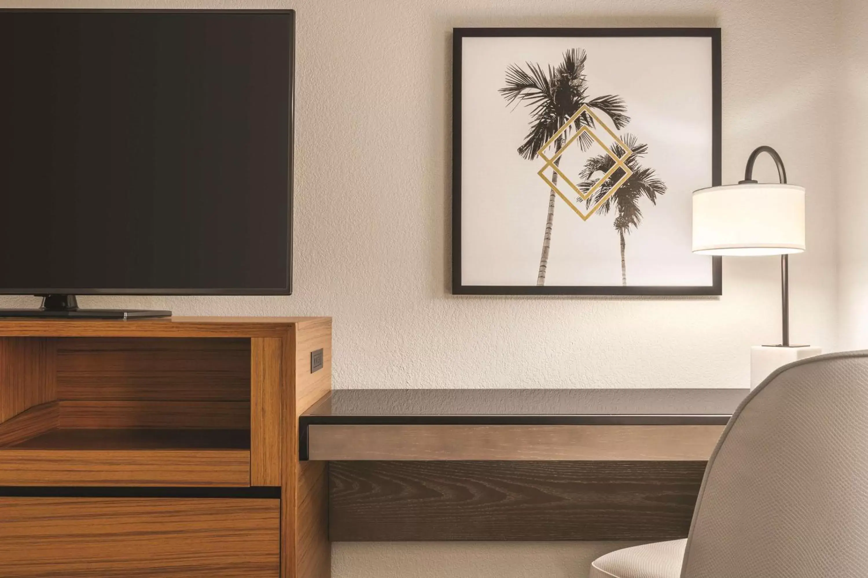 Queen Room with Two Queen Beds -Bay/Pool View in DoubleTree by Hilton Tampa Rocky Point Waterfront Queen Room with Two Queen Beds -Bay/Pool View in DoubleTree by Hilton Tampa Rocky Point Waterfront