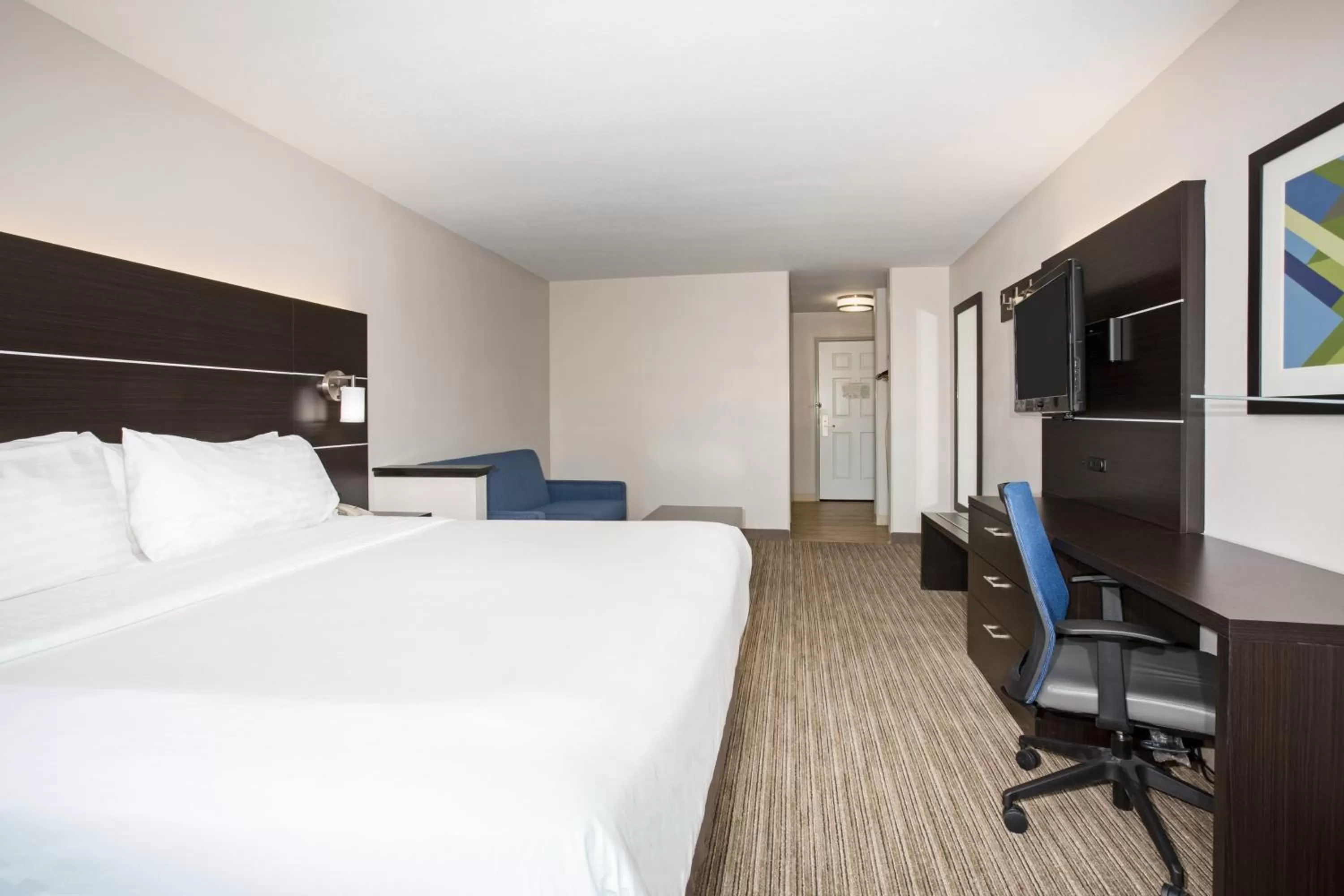 Photo of the whole room, Bed in Holiday Inn Express Hotel & Suites Fort Collins by IHG
