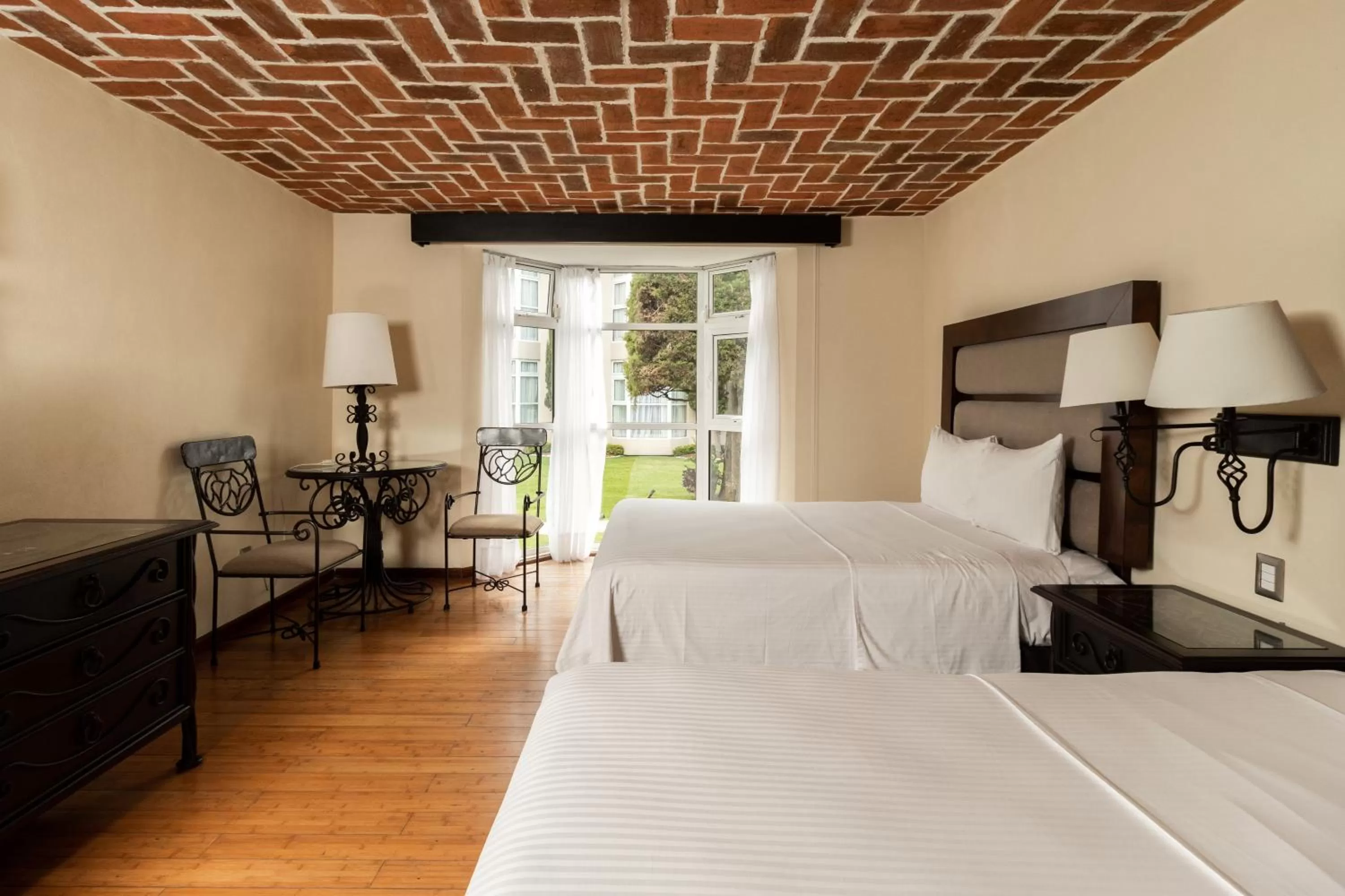 Photo of the whole room, Bed in Hotel Villa Mercedes San Cristobal