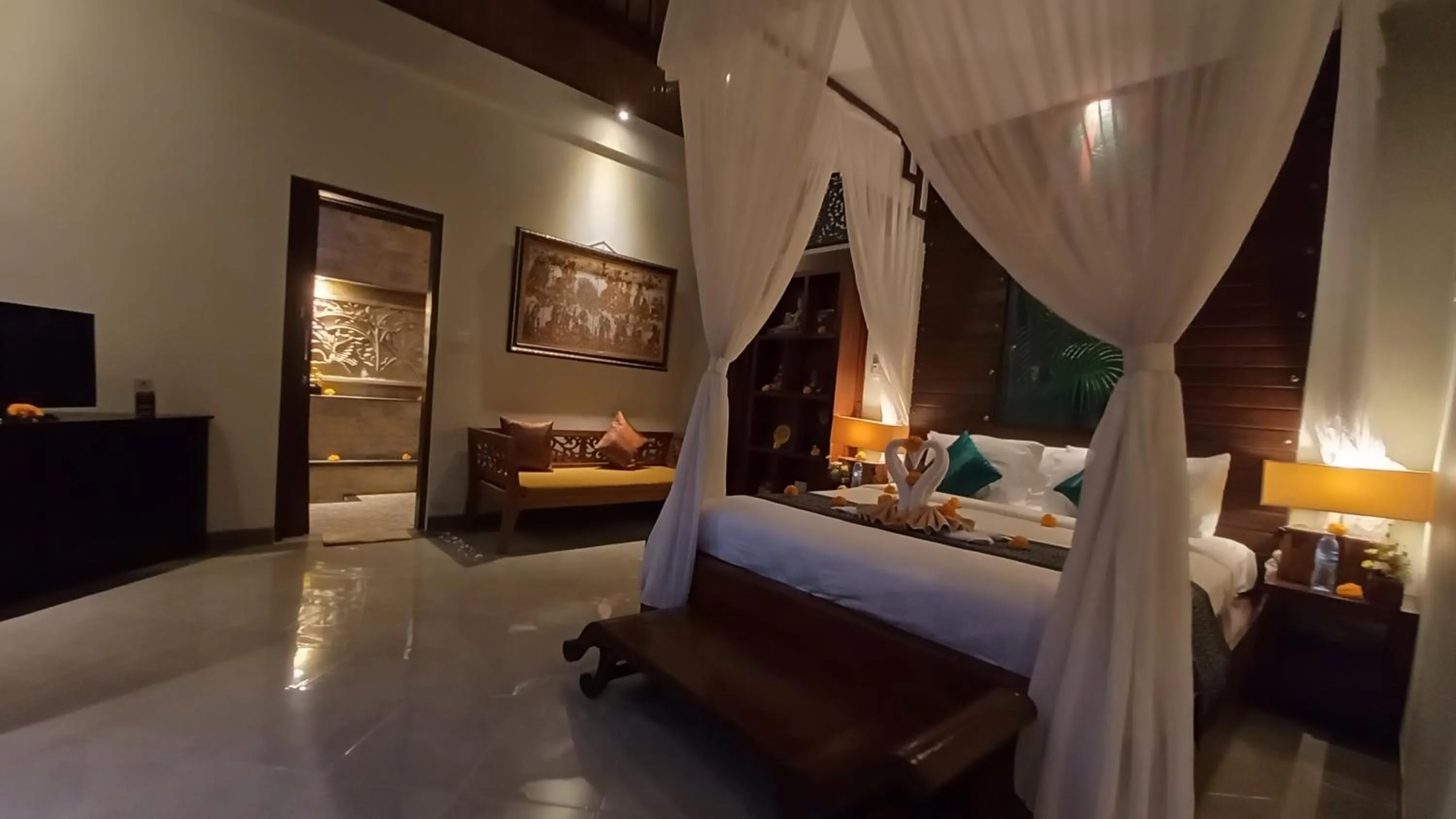 Bed in Ubud Paradise Villa