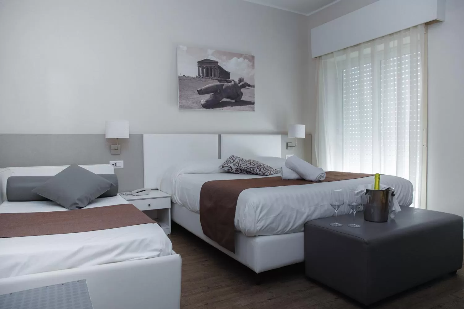 Photo of the whole room, Bed in Hotel Costazzurra Museum & Spa