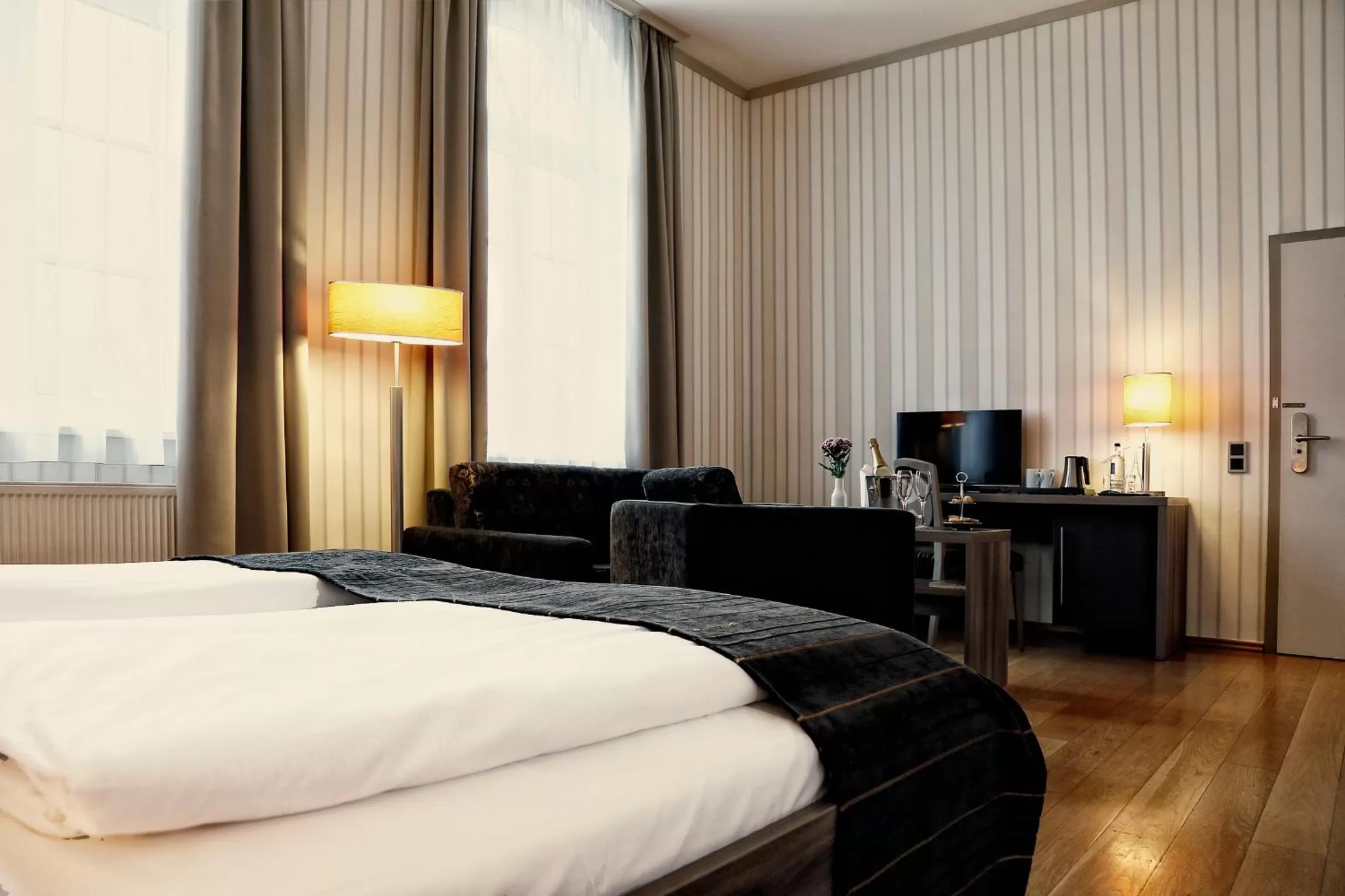 Photo of the whole room, Bed in Konsumhotel Dorotheenhof Weimar