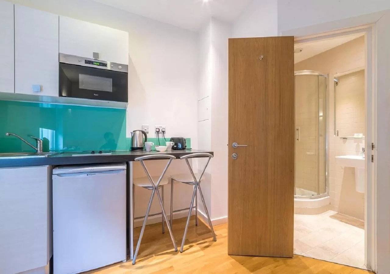Bathroom in Hyde Park Executive Apartments