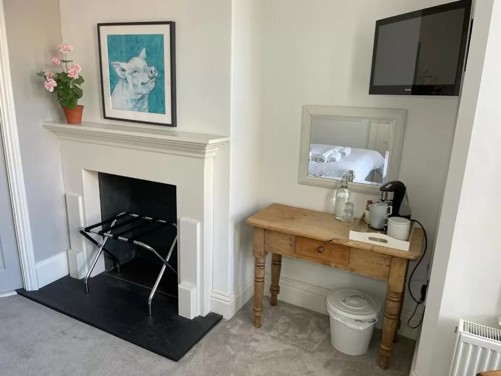 TV/Entertainment Center in Poplars Farm