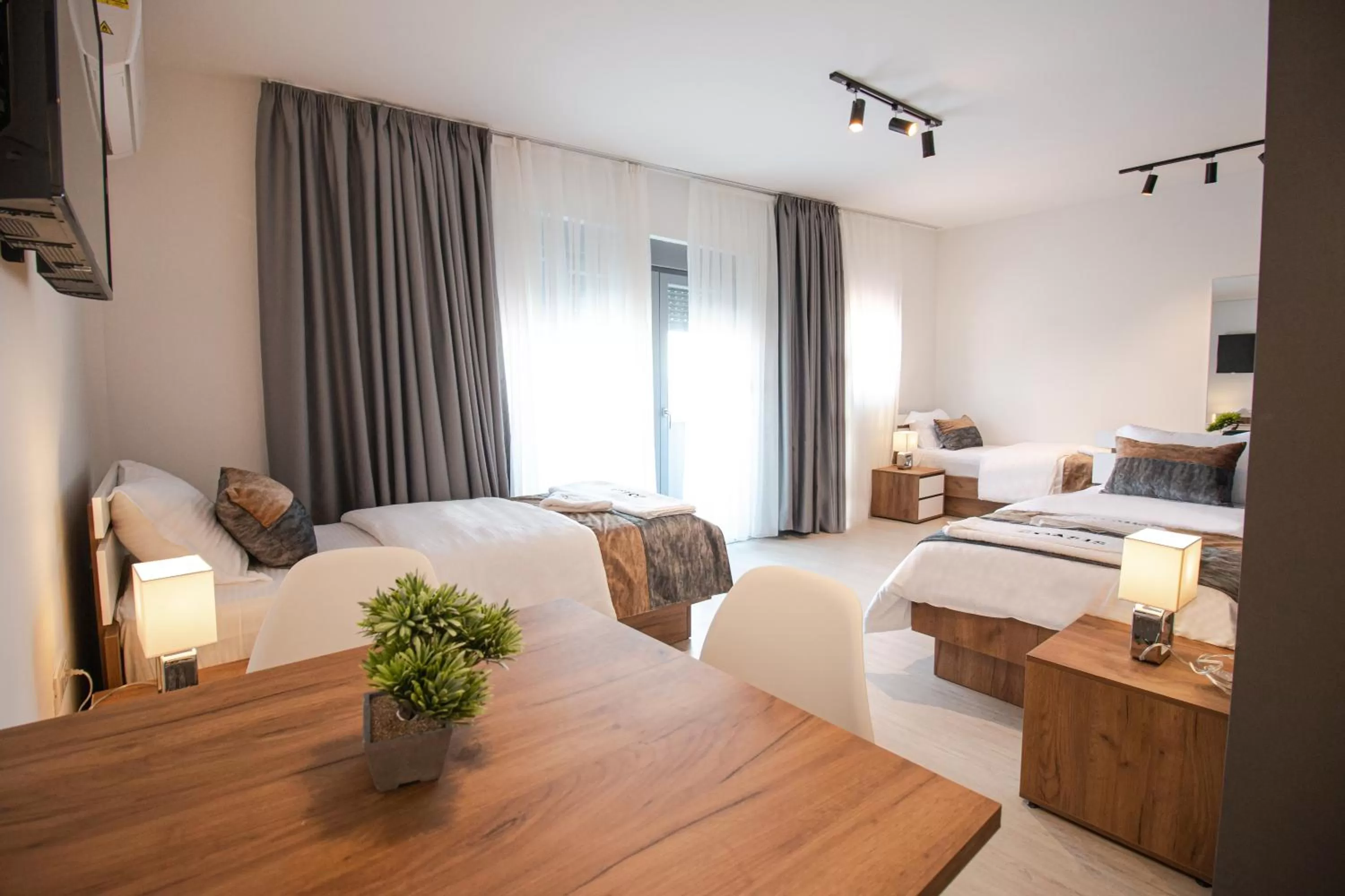 Photo of the whole room, Bed in OASIS Apartments