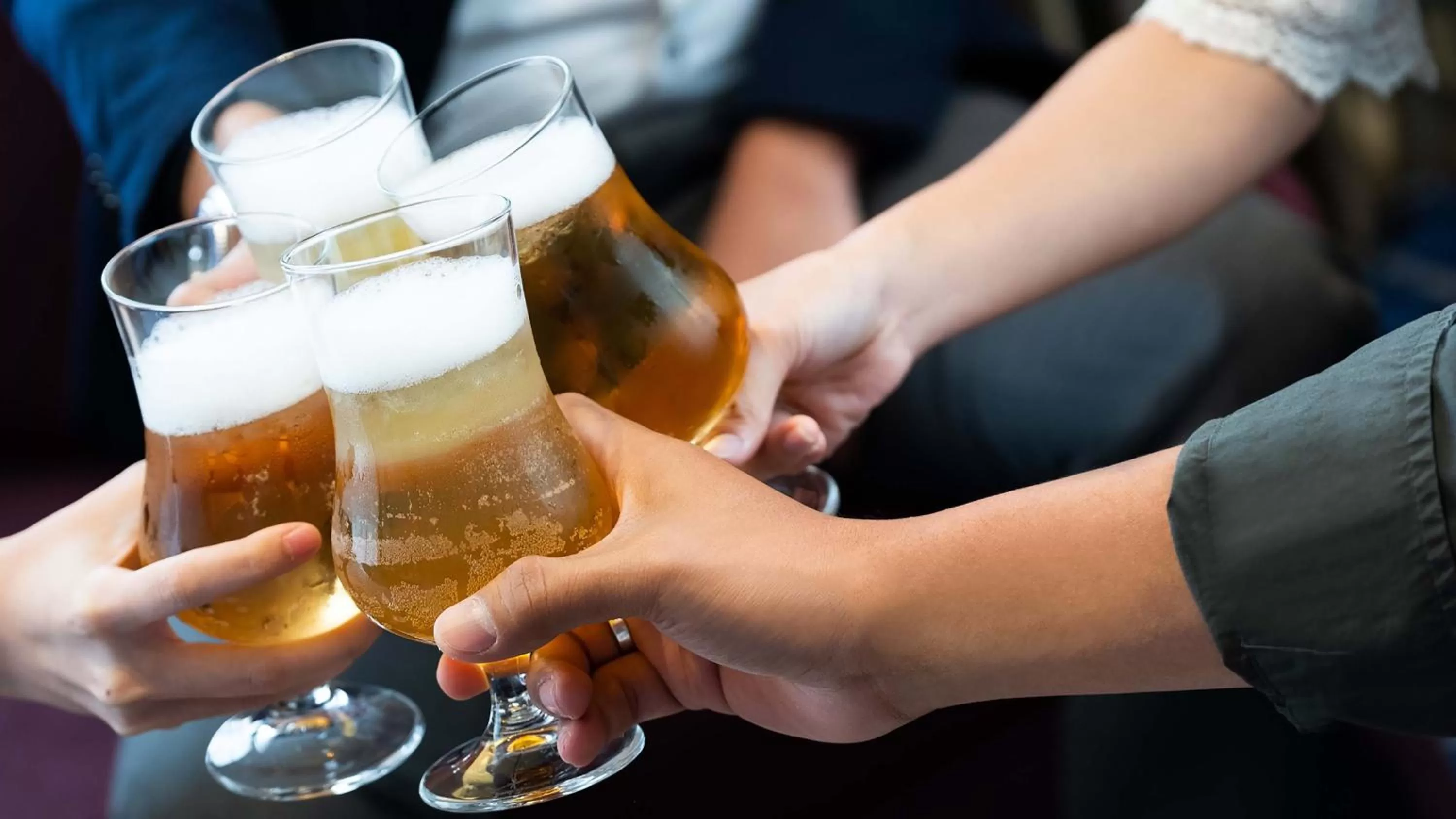 Lounge or bar in Holiday Inn & Suites Jakarta Gajah Mada by IHG