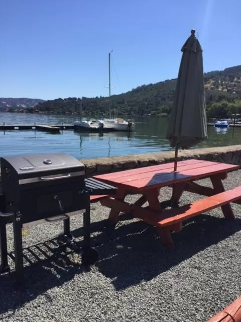 Property building in Clear Lake Vista Resort