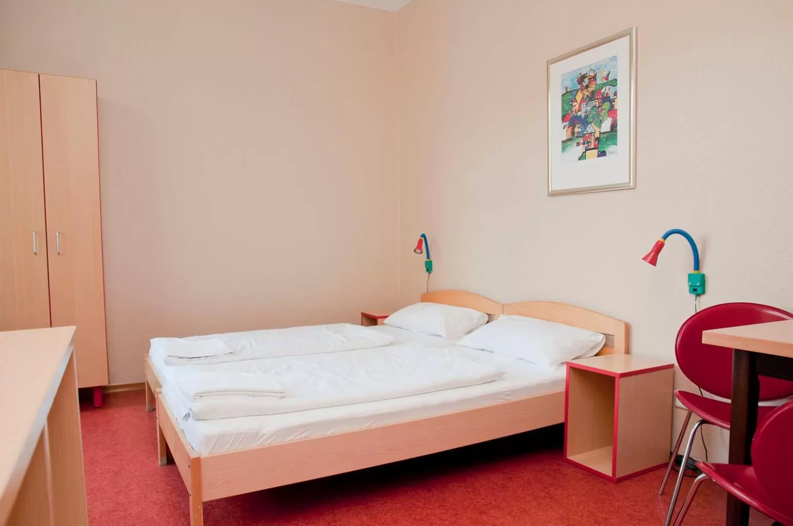 Staff, Bed in Happy Hotel Berlin