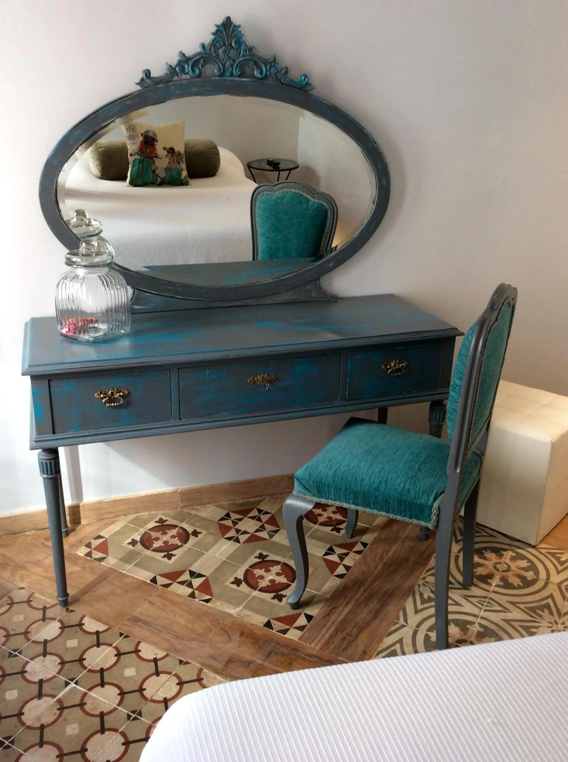 Decorative detail in Hotel la Boheme