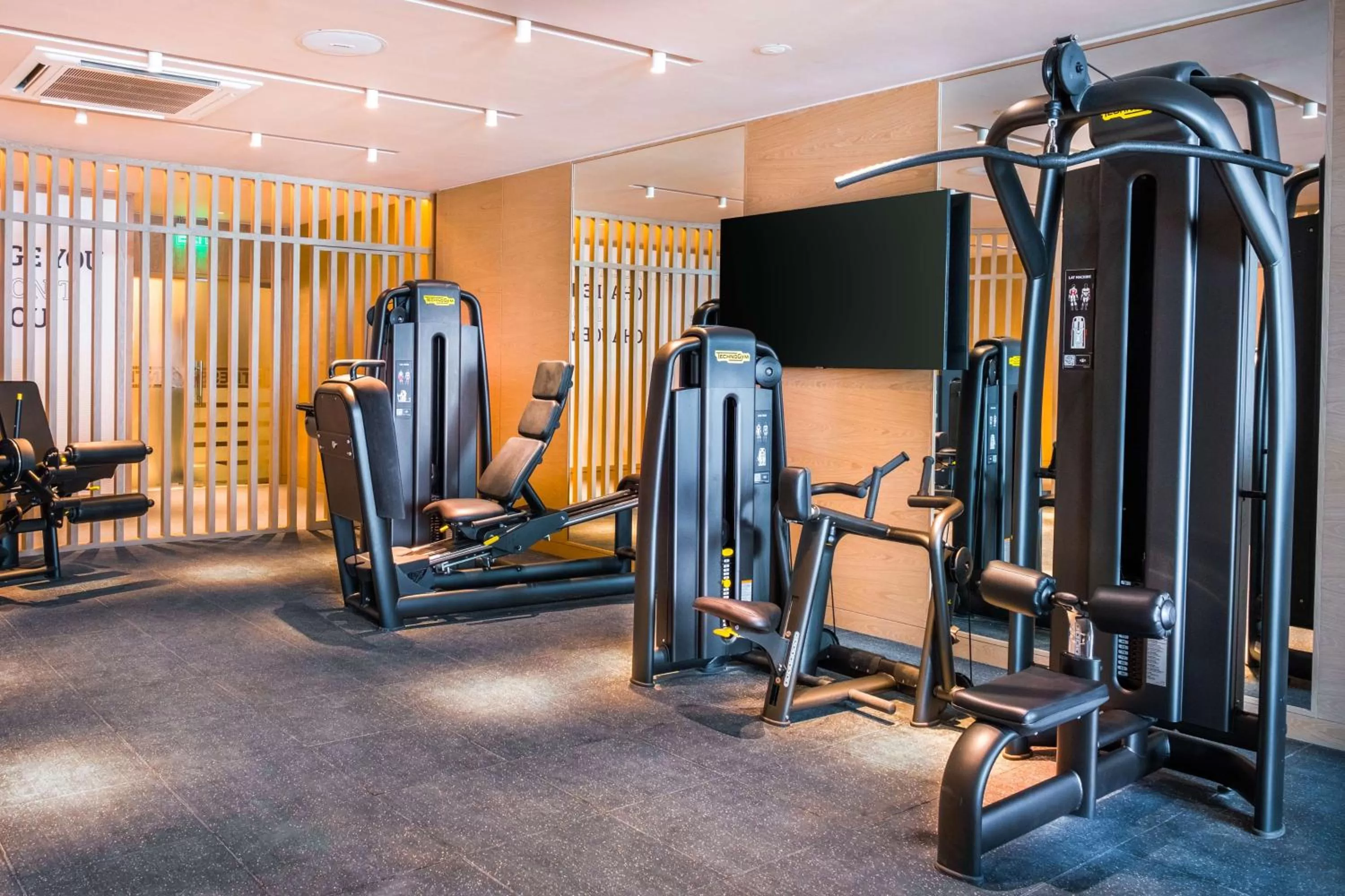 Fitness centre/facilities in Hilton Kinshasa