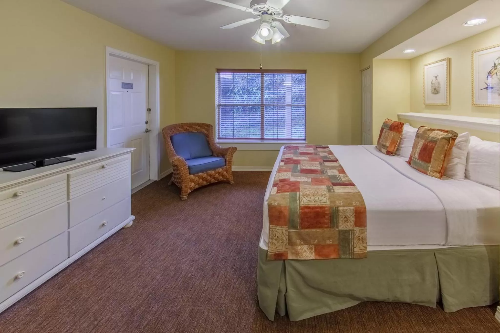 Photo of the whole room in Holiday Inn Club Vacations Villages Resort at Lake Palestine