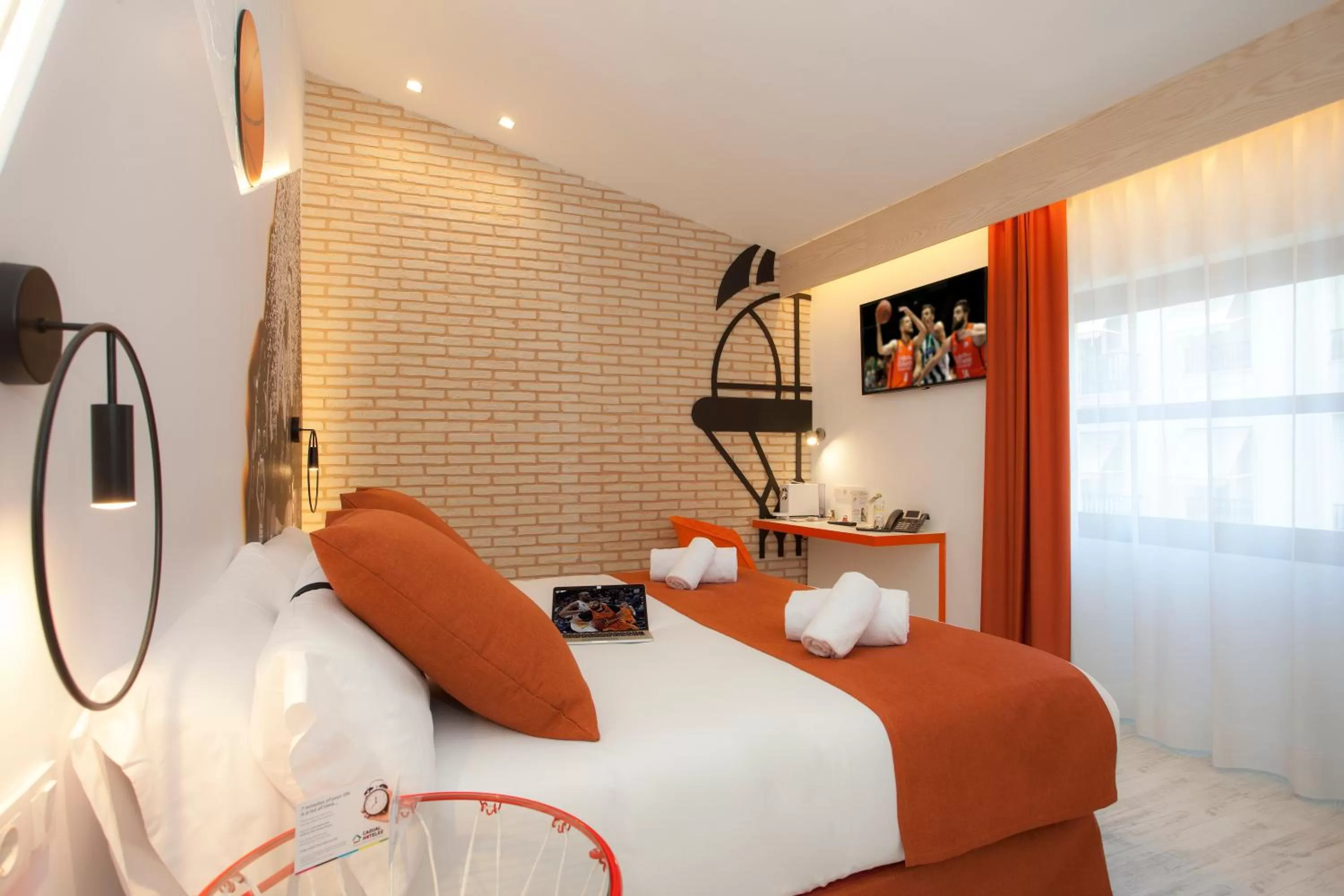 Photo of the whole room, Bed in Casual Socarrat Valencia - Adults Only
