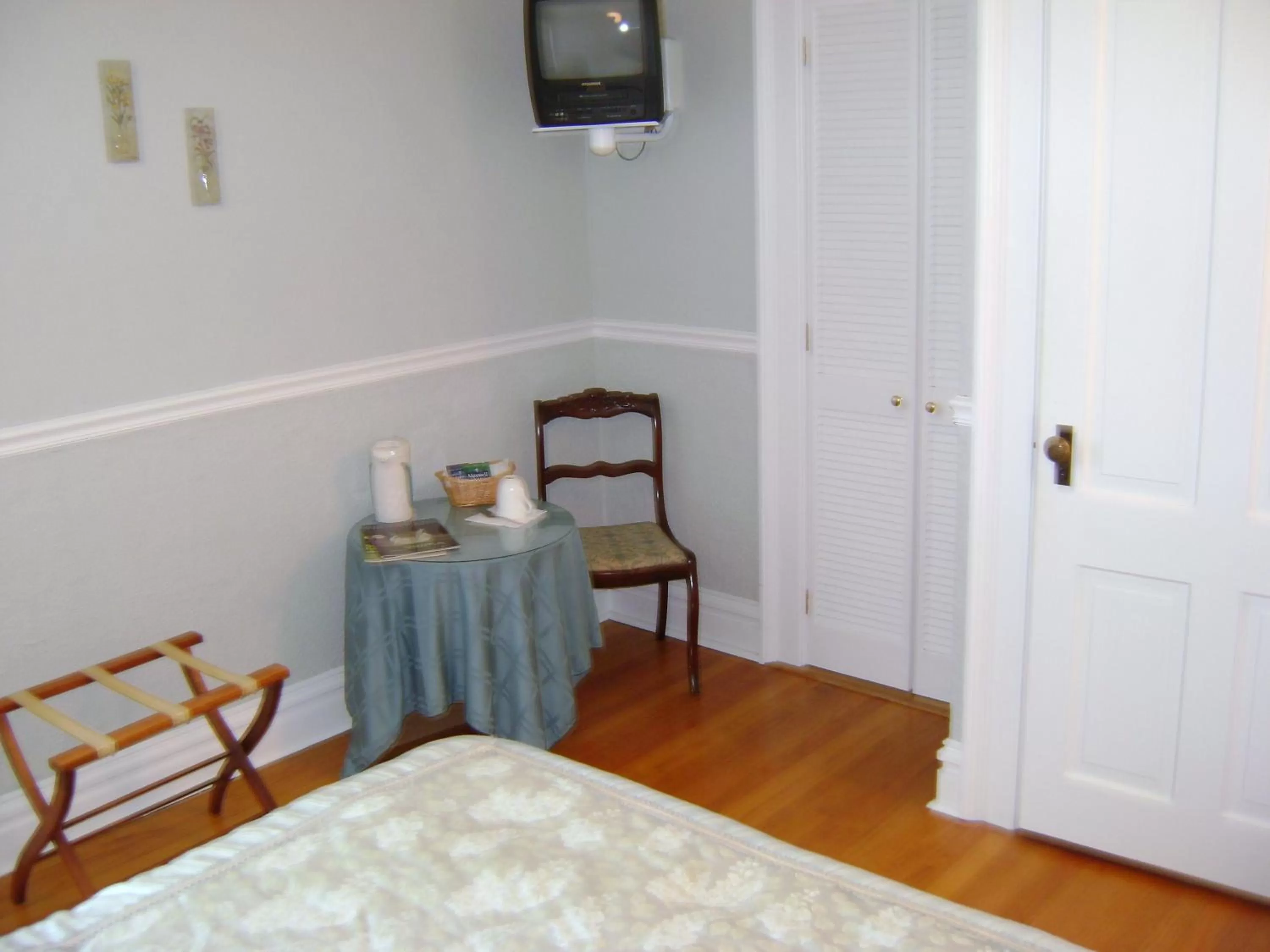 Bed in Four Creeks Bed&Breakfast