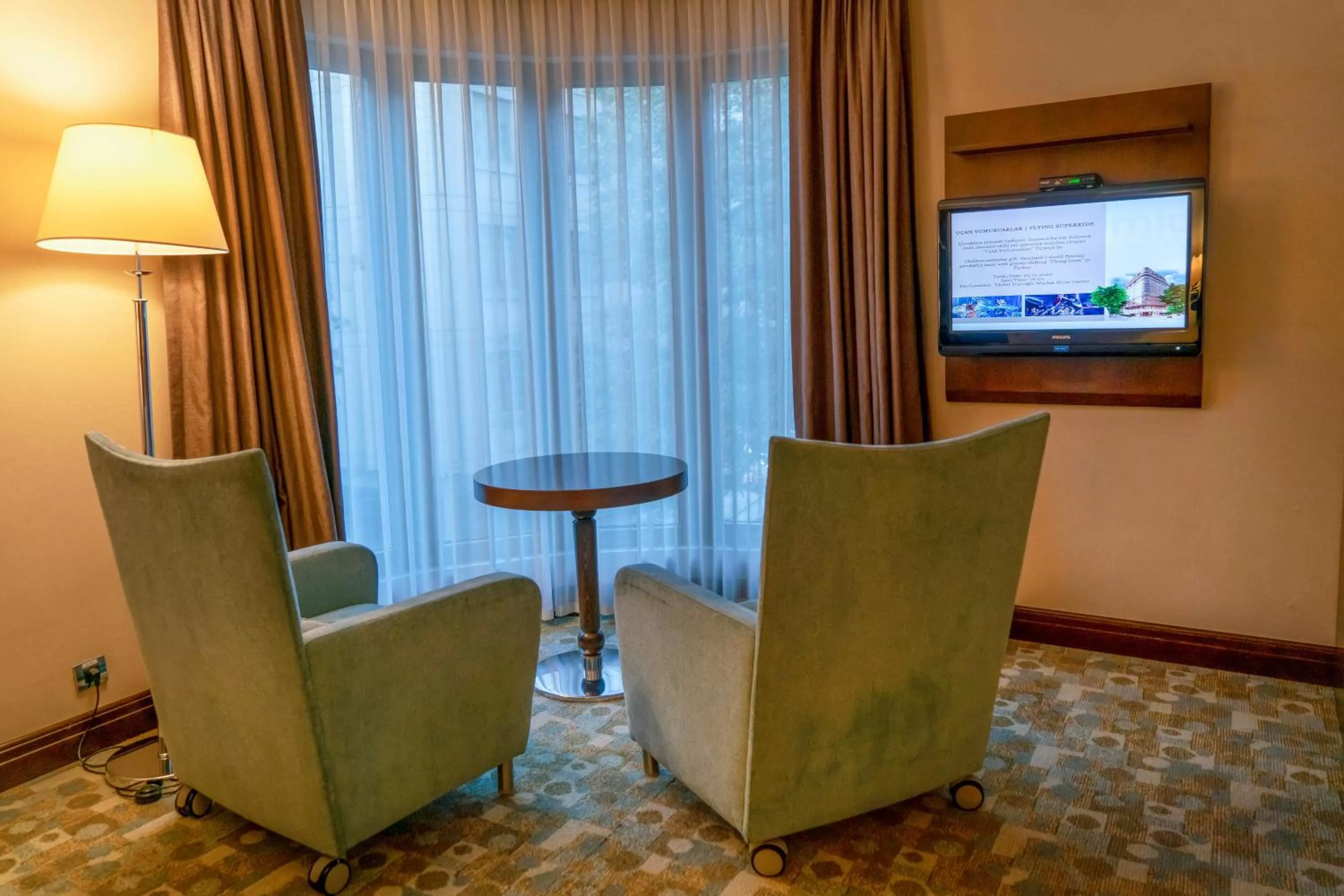 Seating area in Midtown Hotel