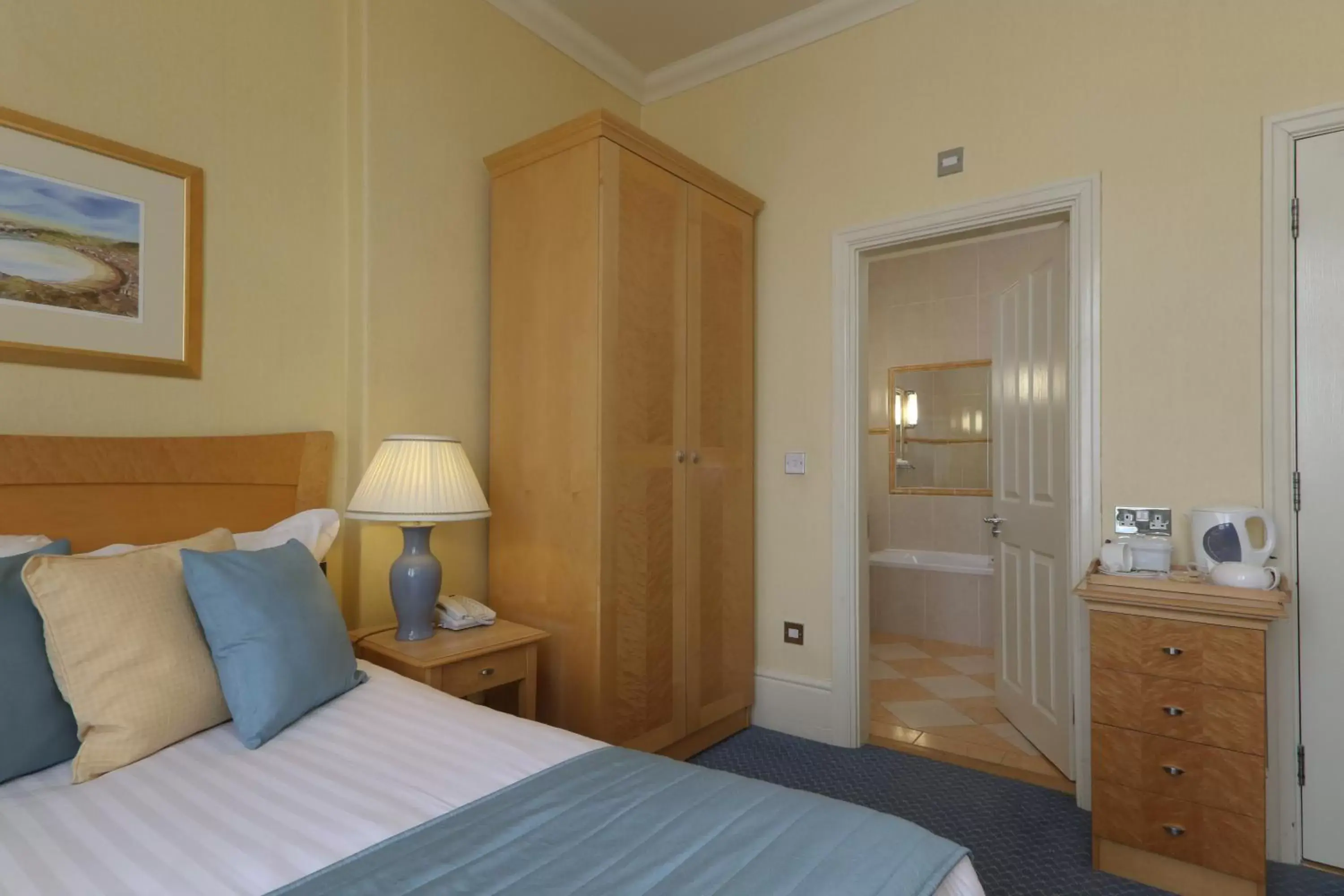 Single Room in Imperial Hotel Single Room in Imperial Hotel