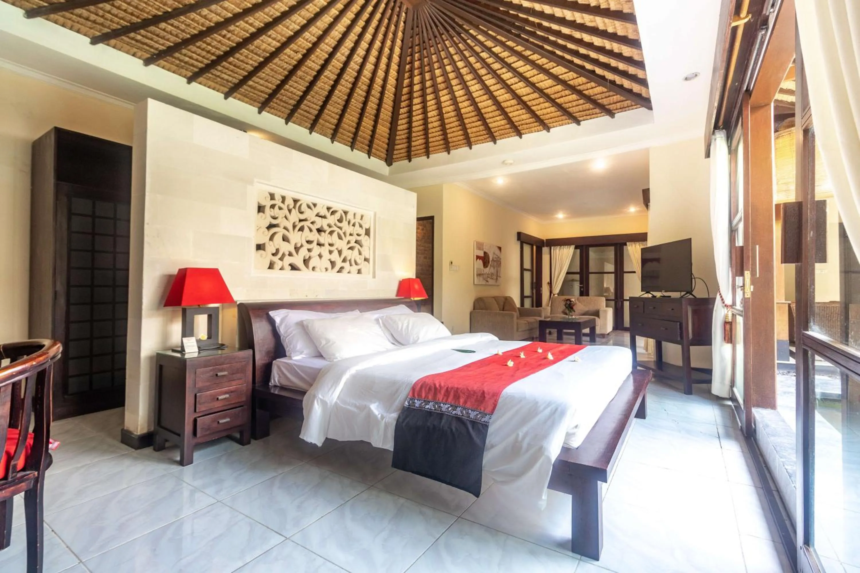 Bed in Aleesha Villas and Suites