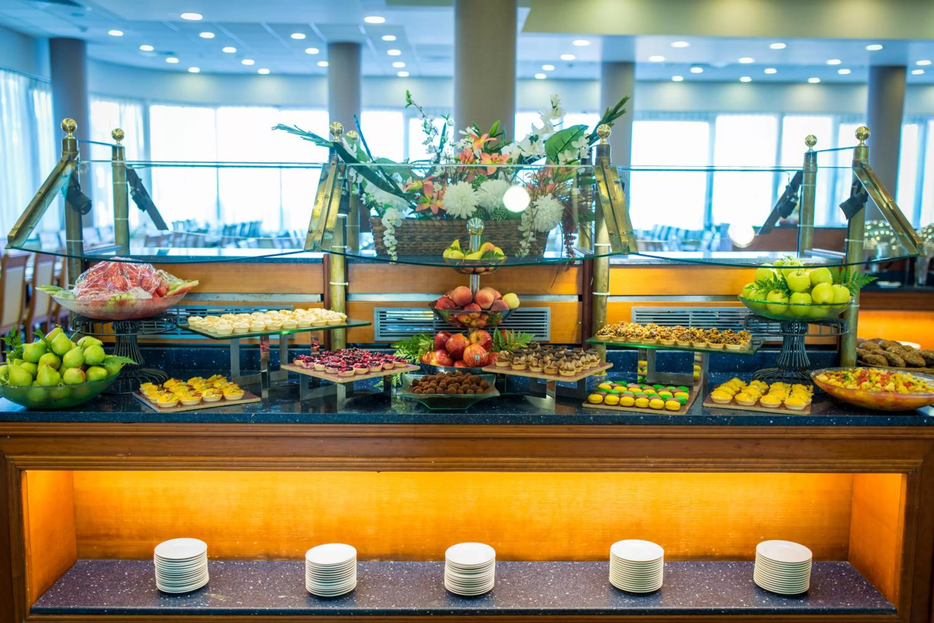 Restaurant/places to eat in Shalom Jerusalem Hotel