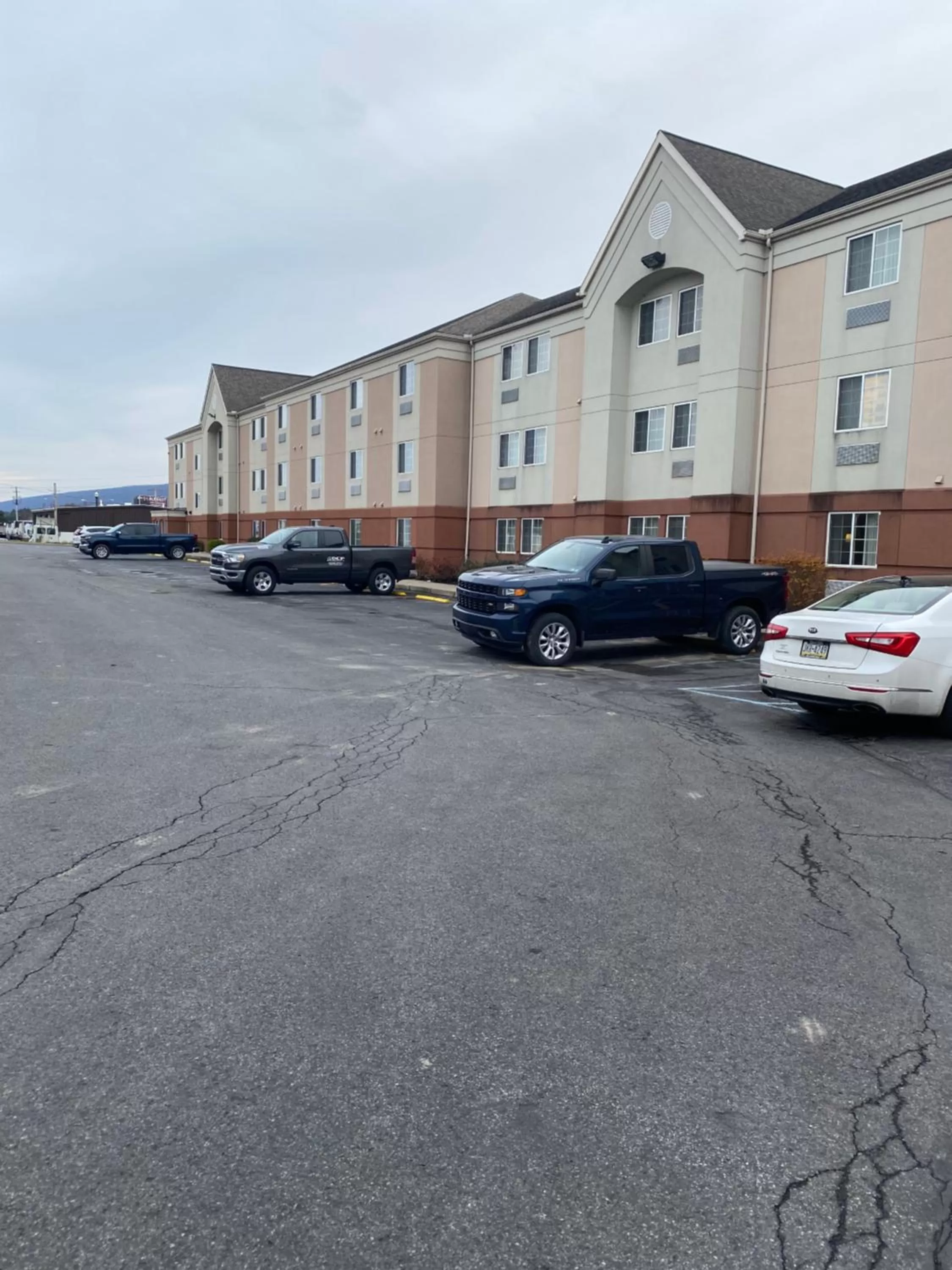 Parking in Candlewood Williamsport by IHG