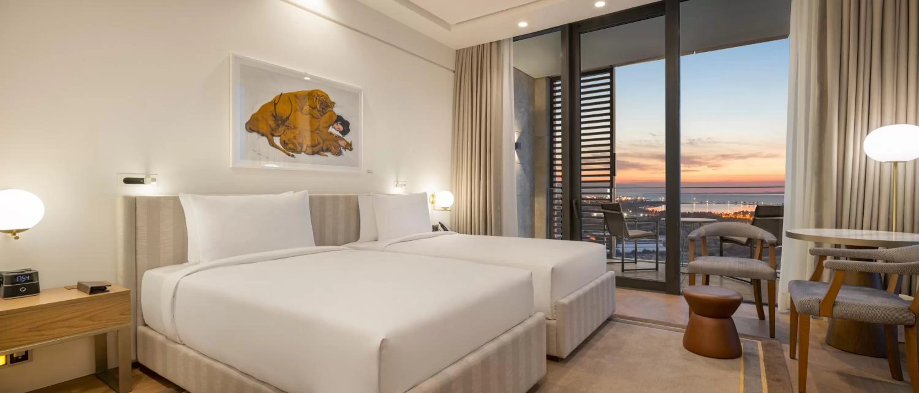 Bed in Hyatt Regency Izmir IstinyePark