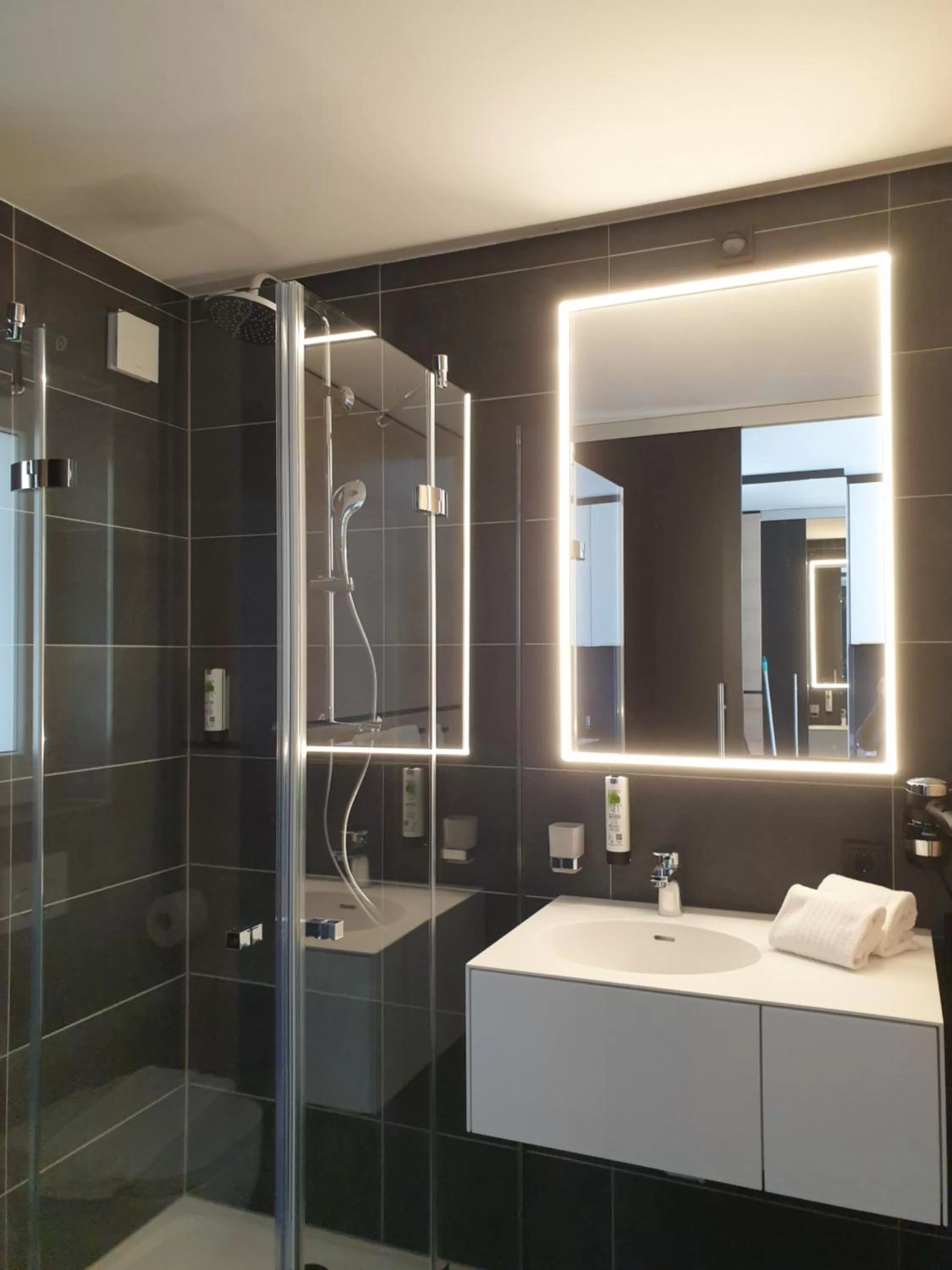 Shower, Bathroom in OY Hotel by WMM Hotels