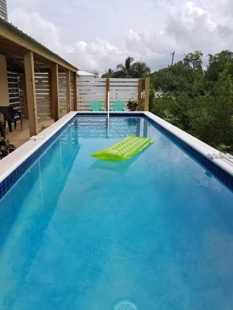 Swimming pool in The BNB on Triggerfish Close to the airport