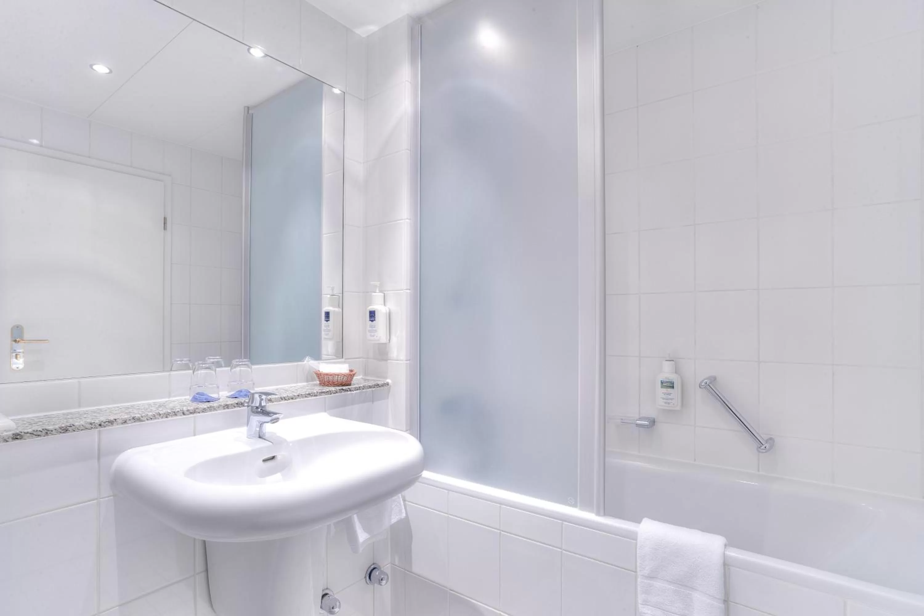 Photo of the whole room in Hotel Döllnsee-Schorfheide