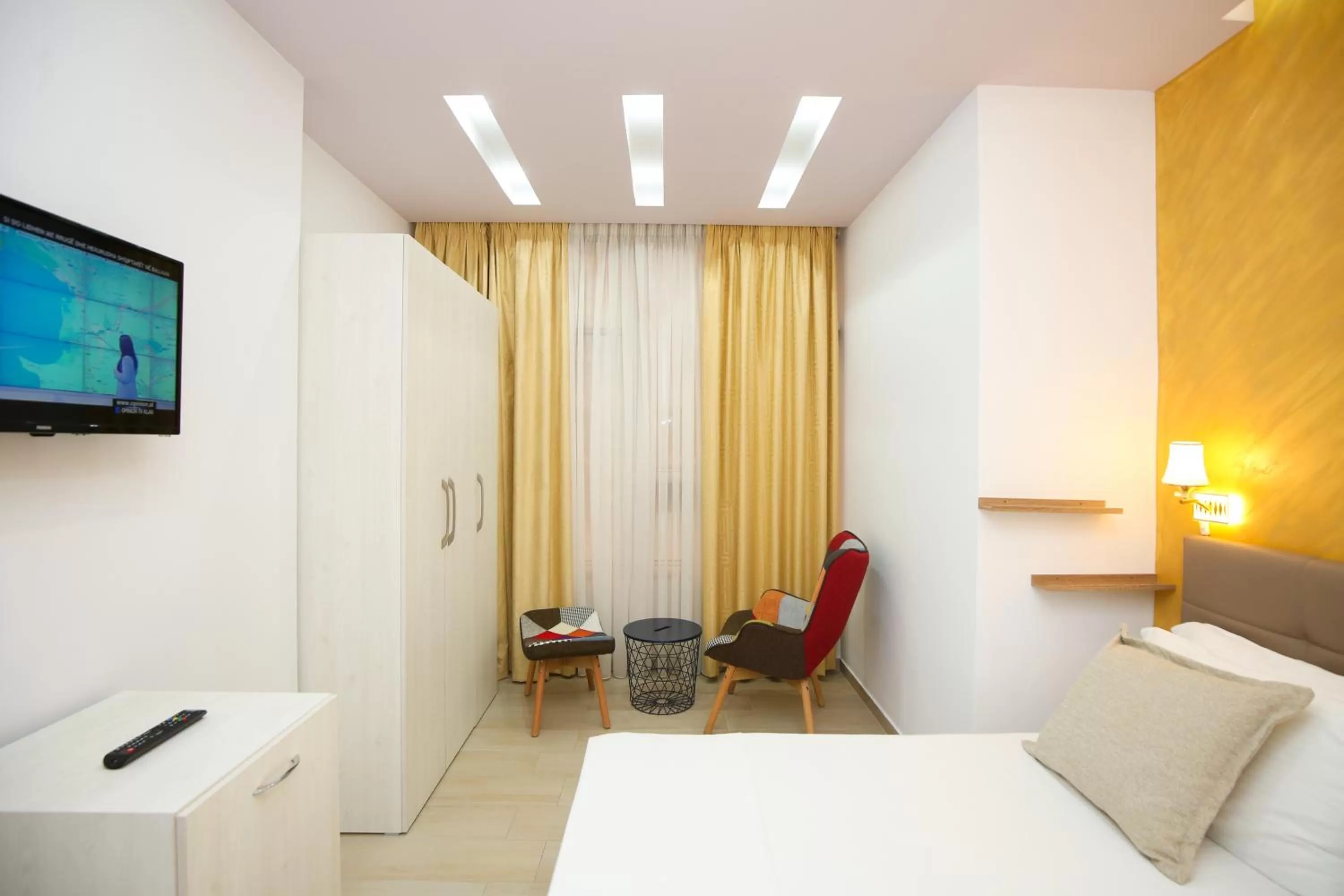 TV and multimedia in Noar Boutique Hotel