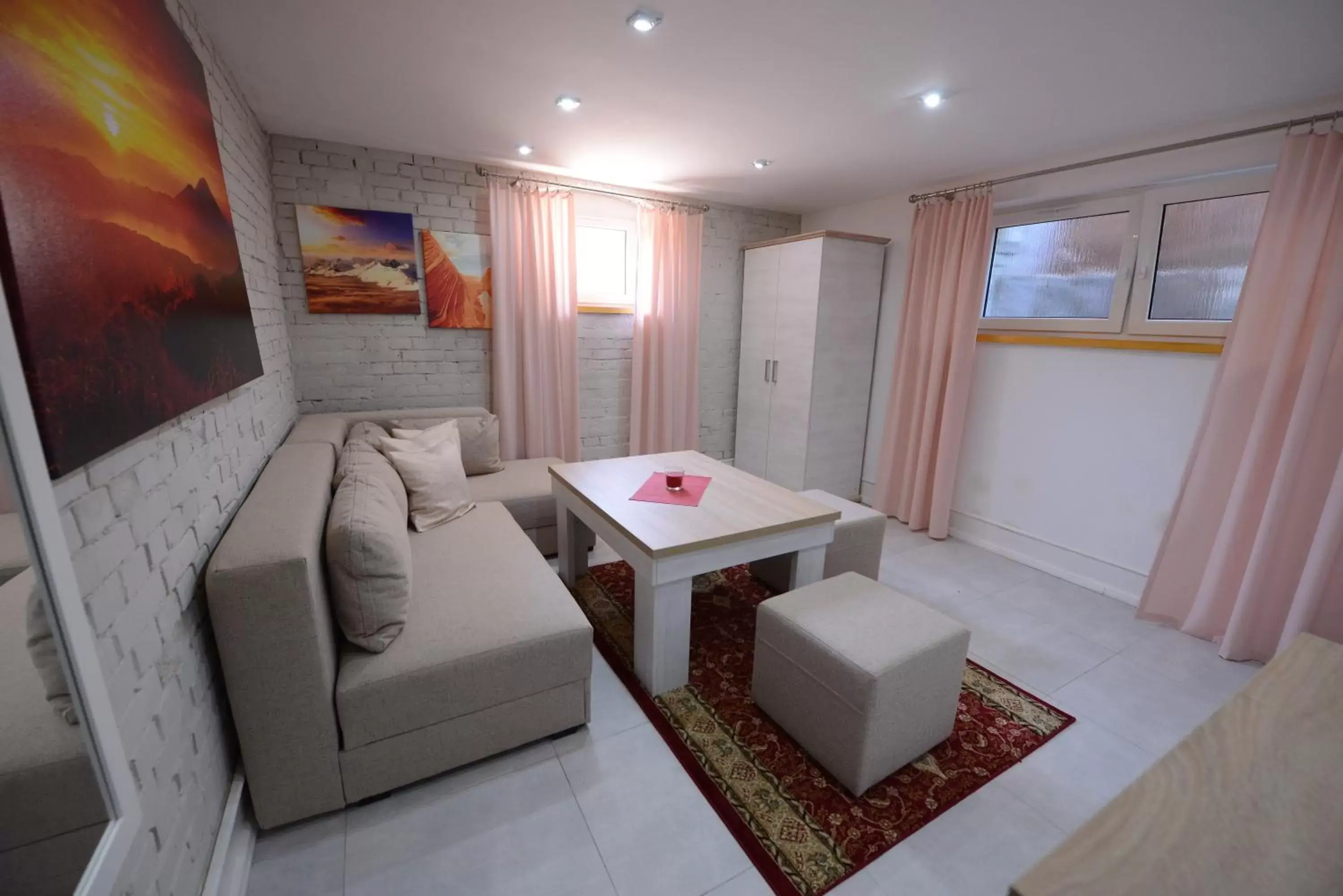 Studio with Sofa Bed in Willa Starowiejska Studio with Sofa Bed in Willa Starowiejska