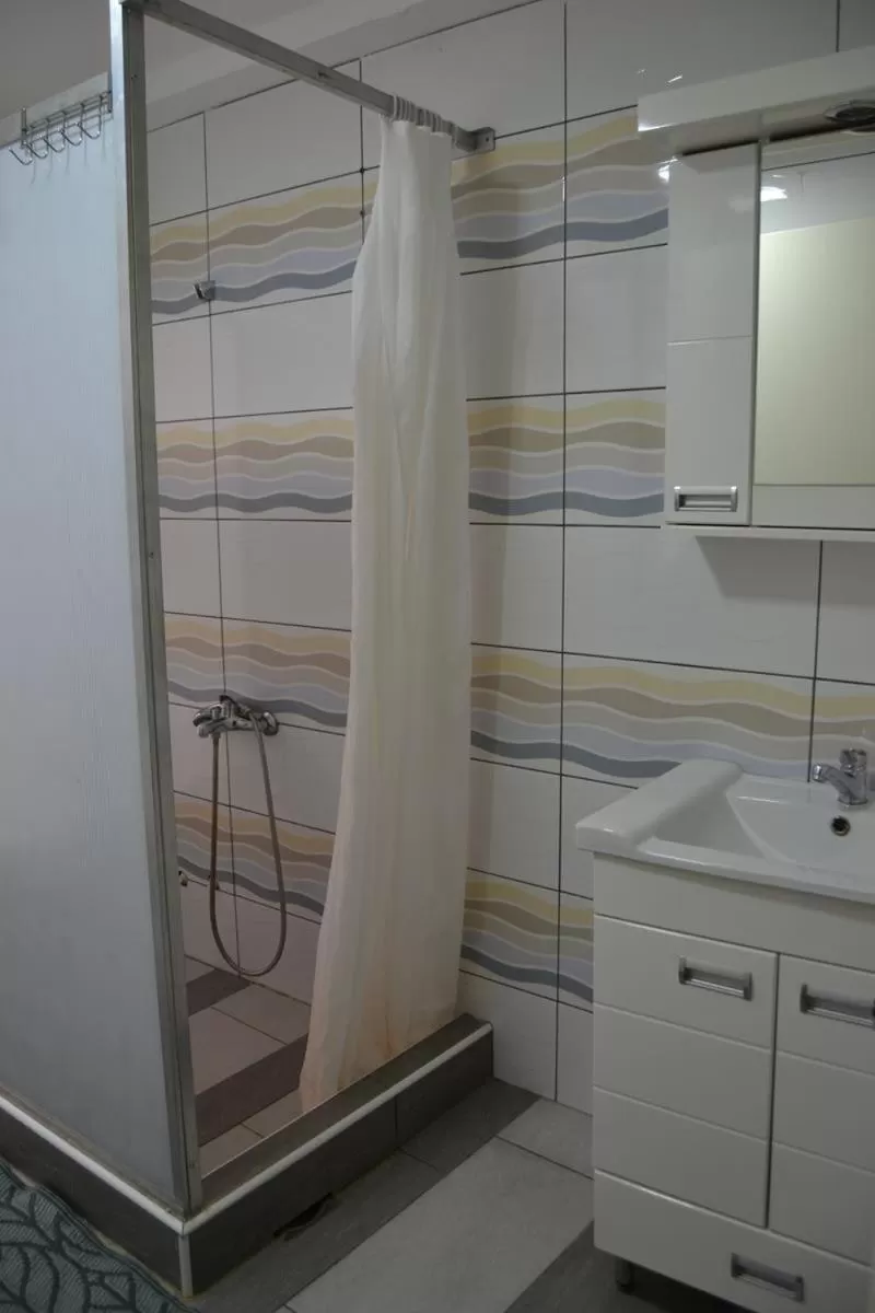 Bathroom in LIRA EXCELLENT NIS