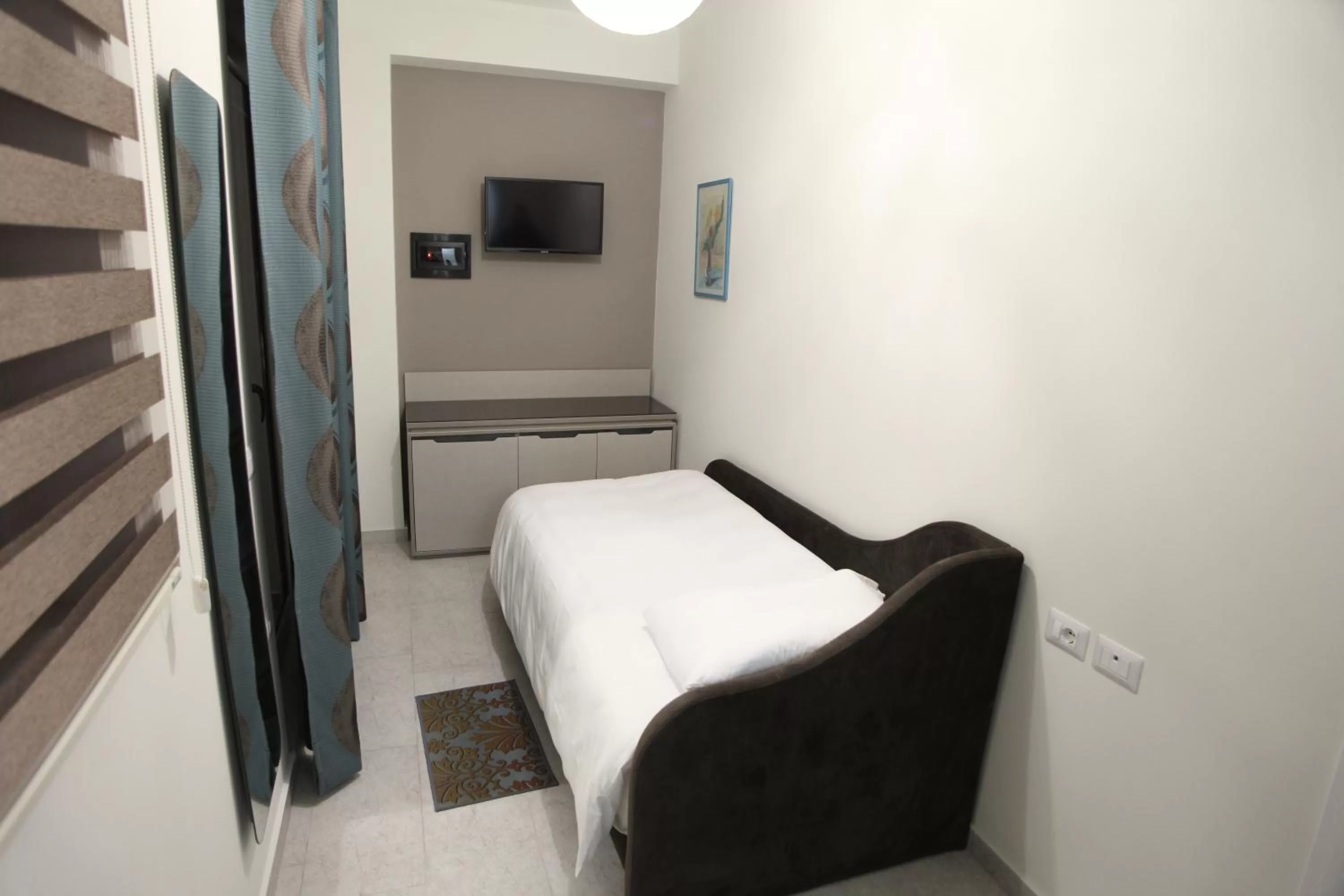 Bed in Fjortes Hotel