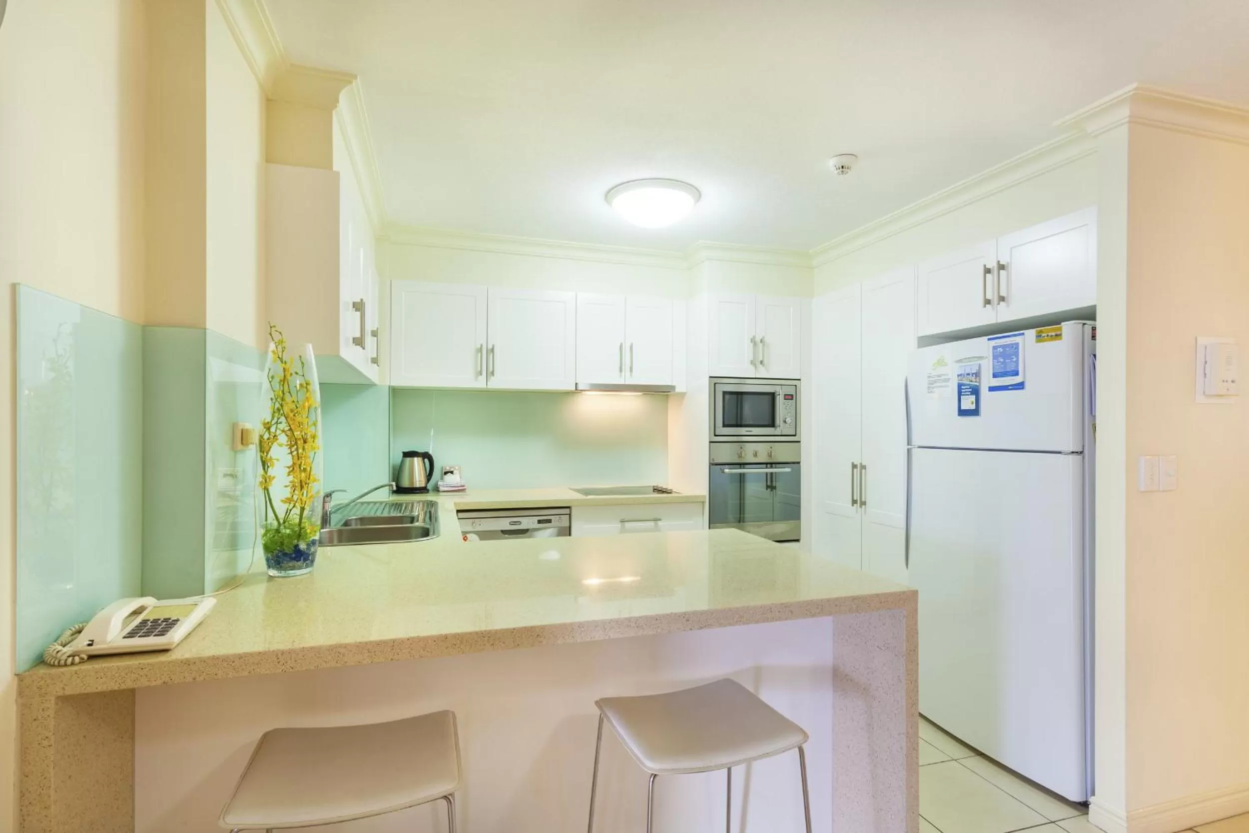 Kitchen or kitchenette in La Grande Apartments