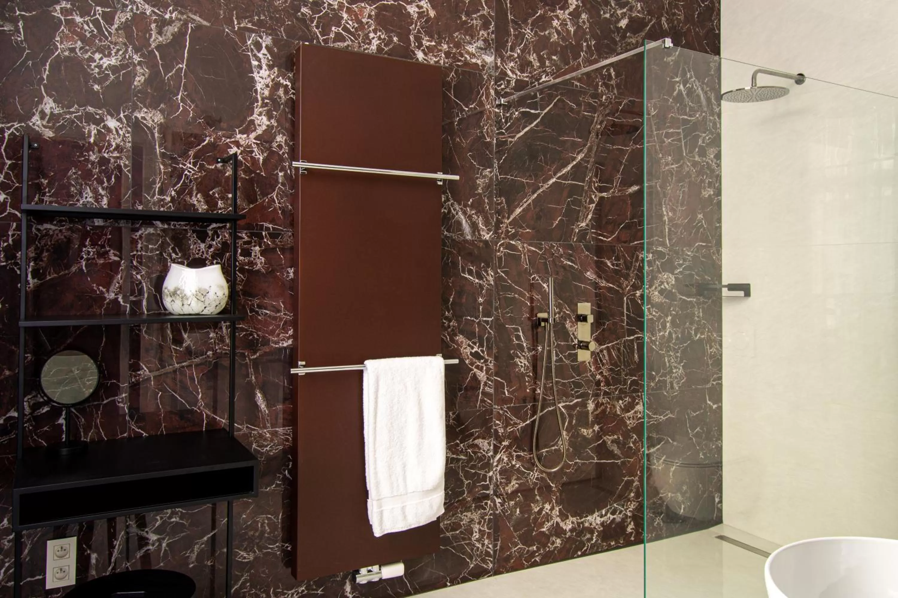 Shower in The Old Beech