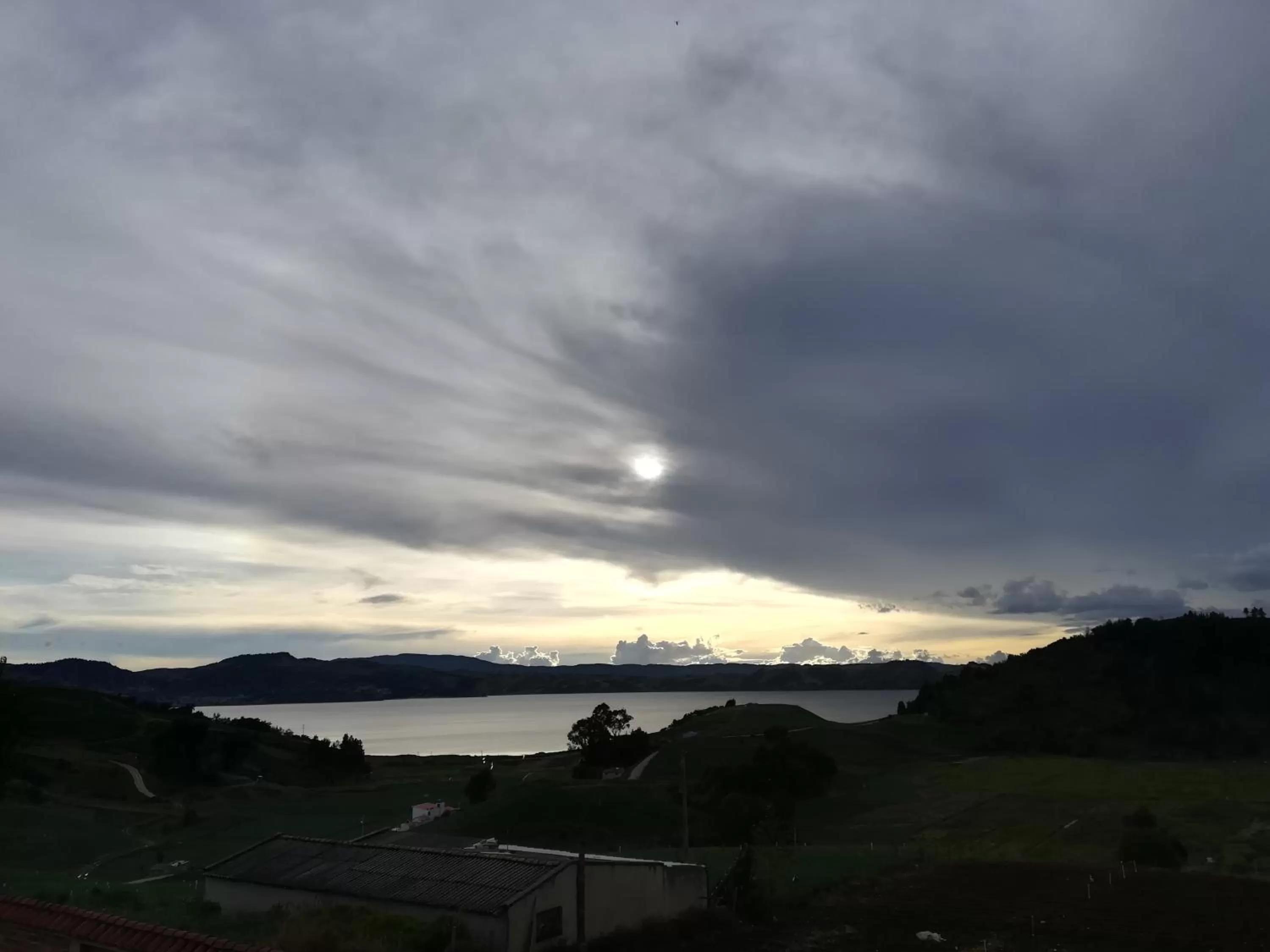 King Room with Lake View in Refugio Turistico & Restaurante Dylam