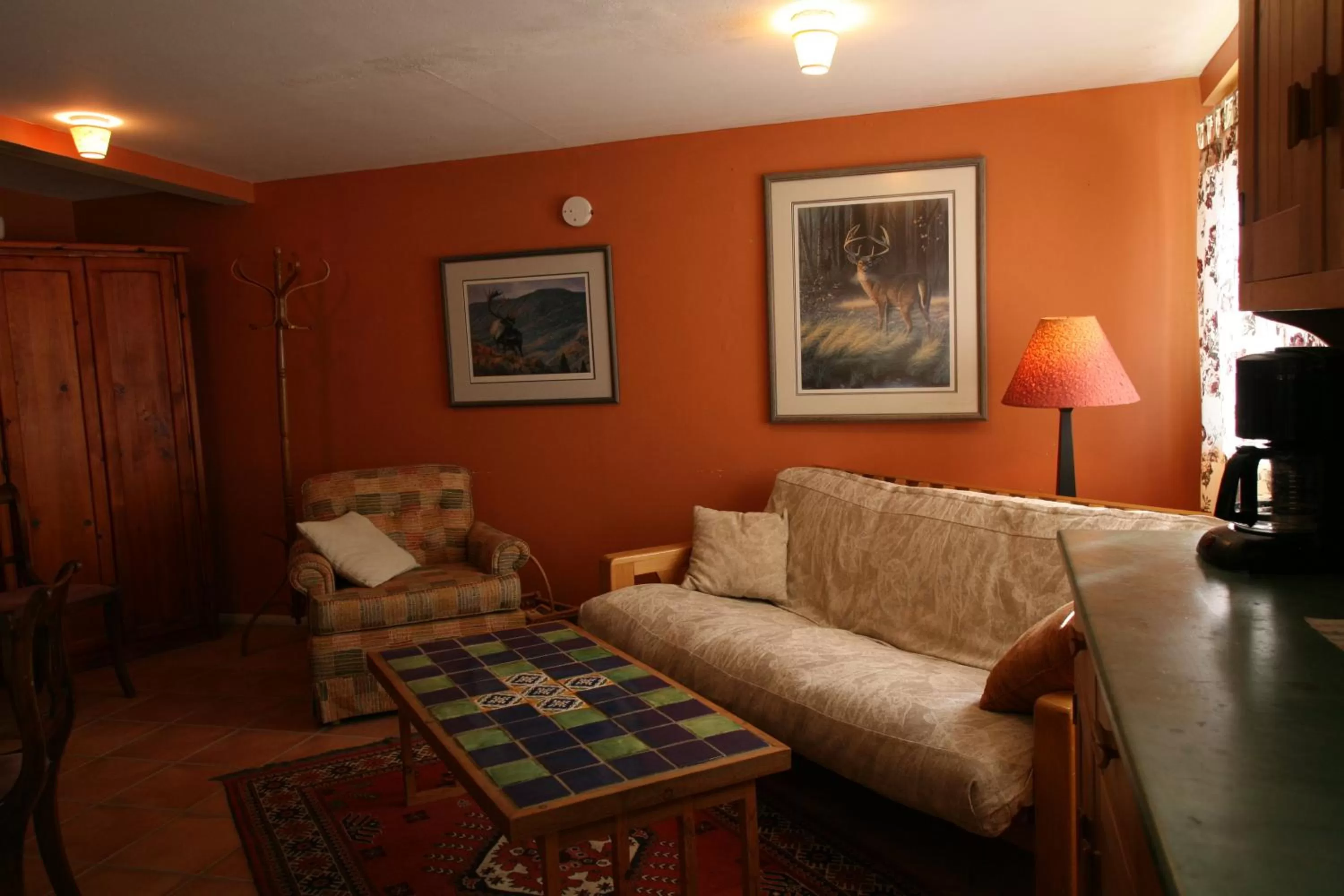 Living room in Spirit Tree Inn B&B