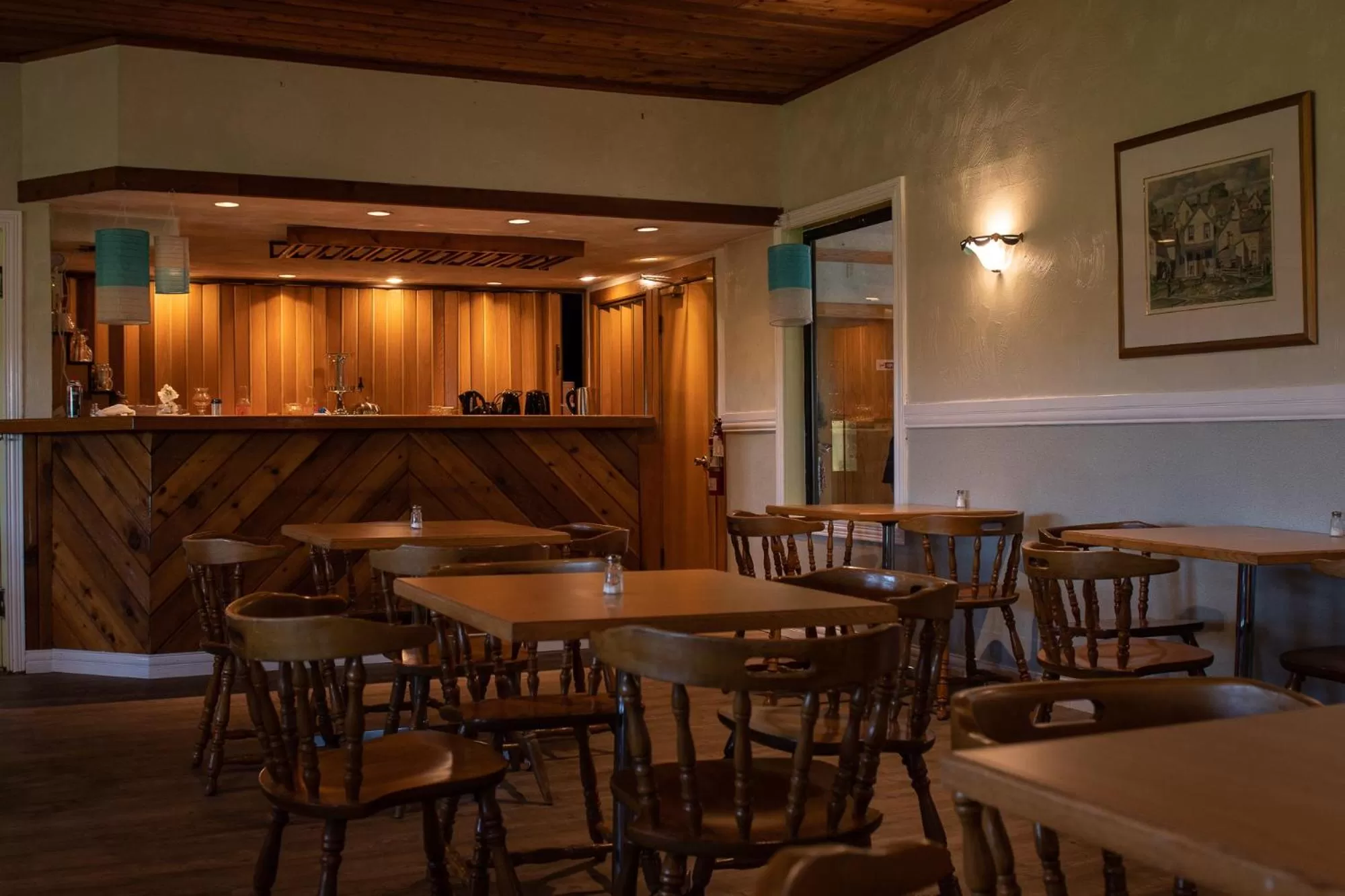 Restaurant/places to eat in Dutch Inn