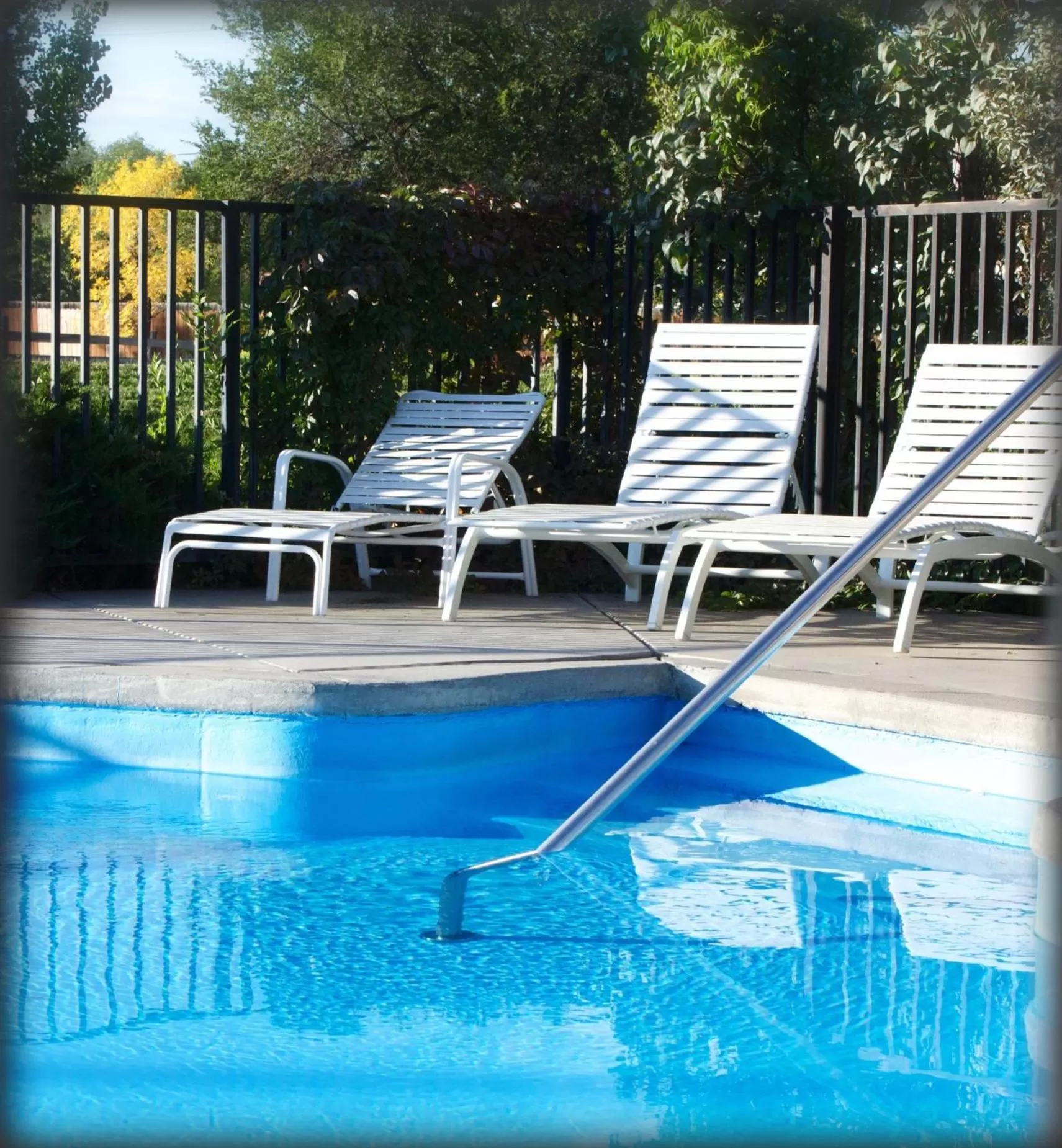 Swimming pool in Black Canyon Motel