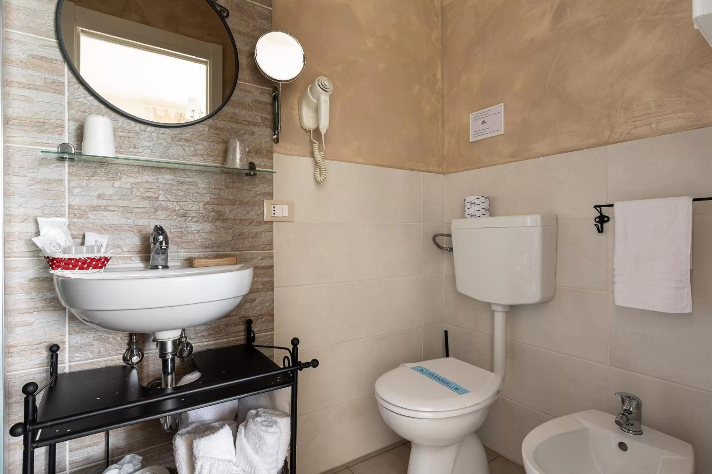 Bathroom in La dimora di Caboto B&B