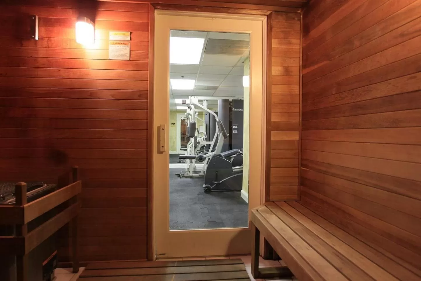 Sauna in The Mutiny Luxury Suites Hotel