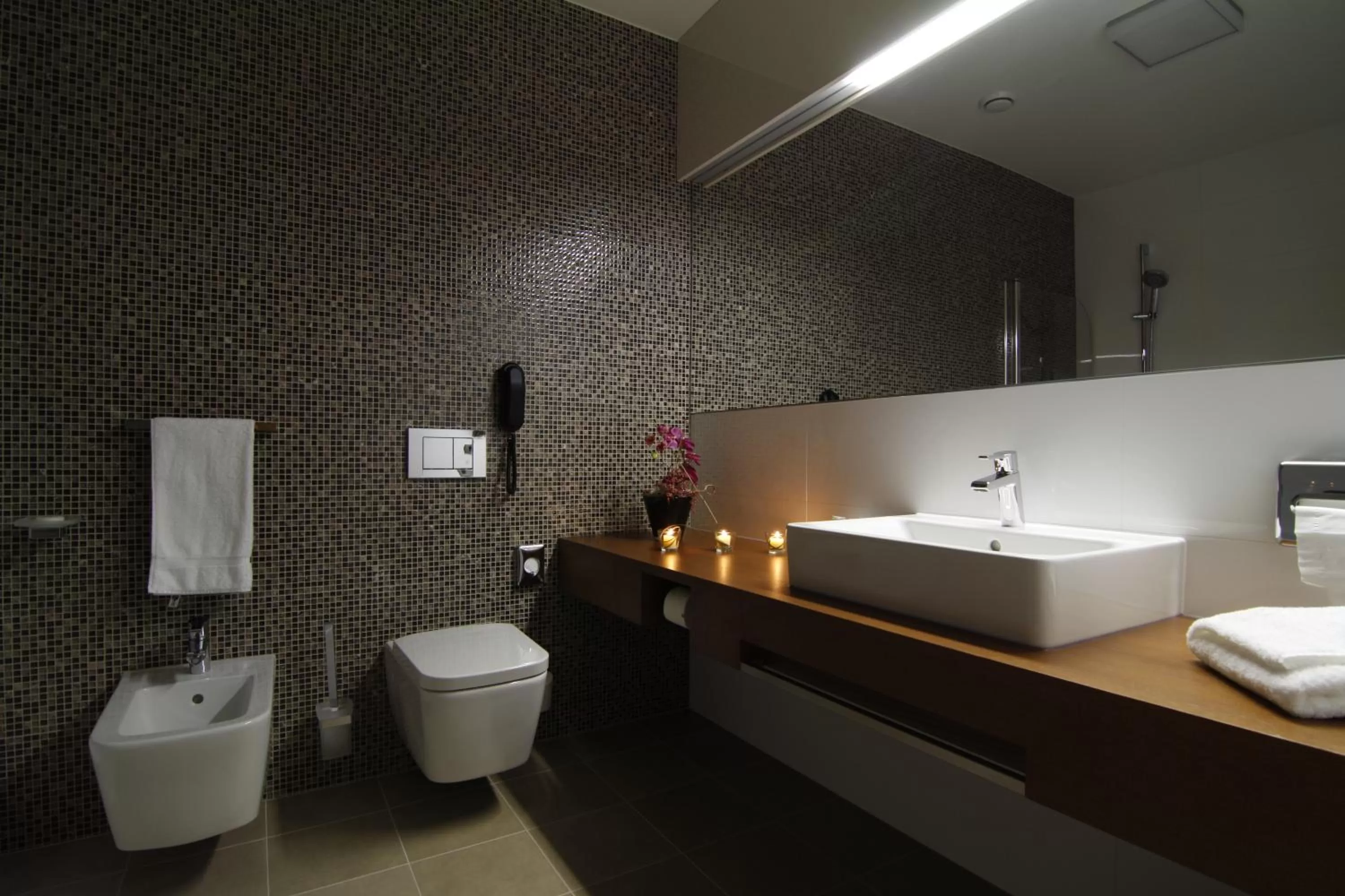 Bathroom in Mikado Hotel