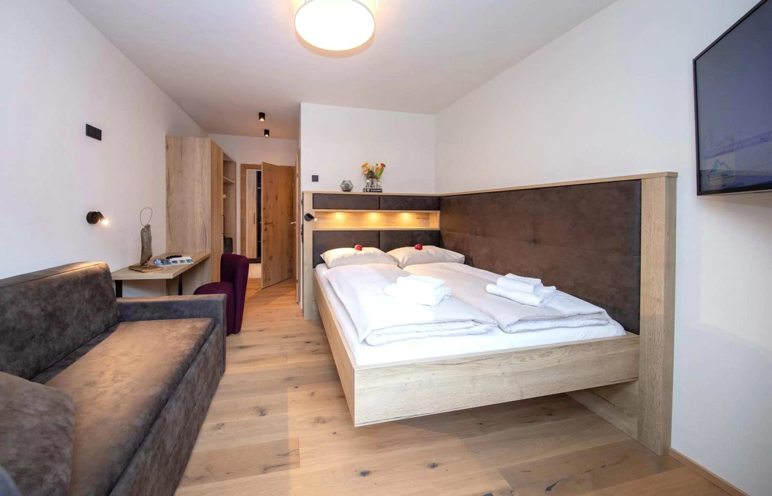 Bedroom, Bed in Emma Deluxe Aparthotel direkt beim Skibus