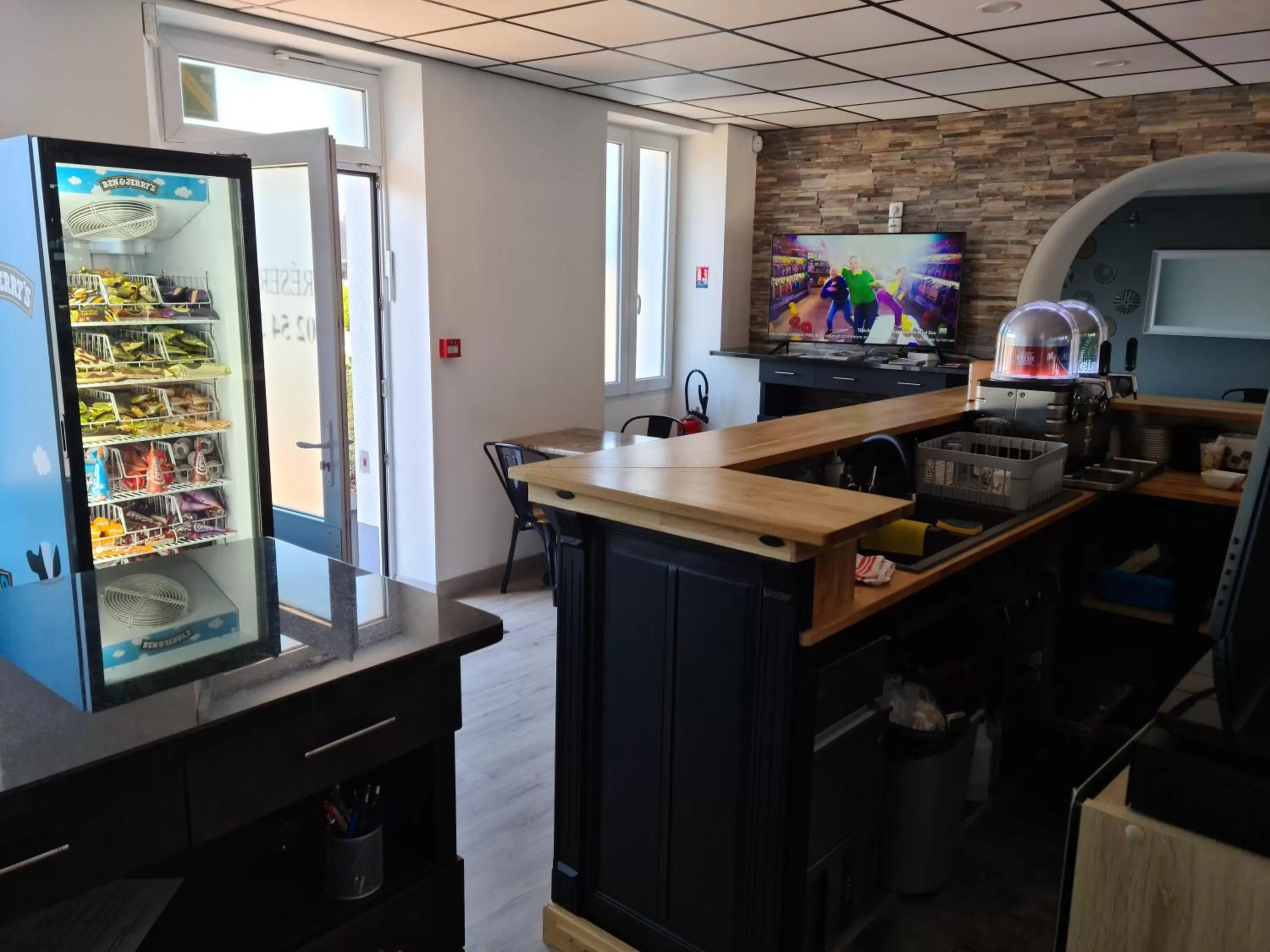 Kitchen/Kitchenette in Berry Hôtel La Châtre